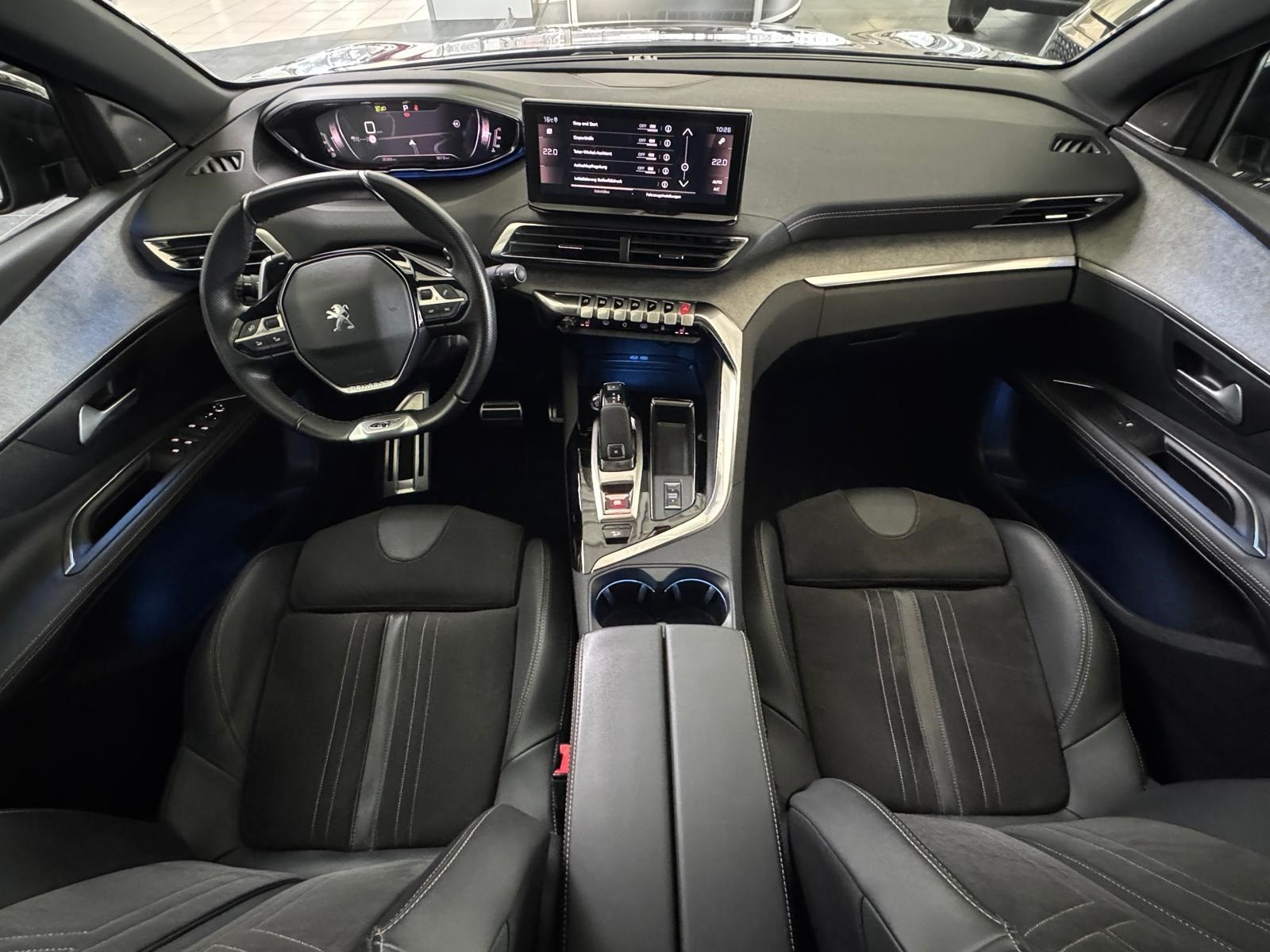 PEUGEOT 3008 1.6 PureTech GT Pack-image-6