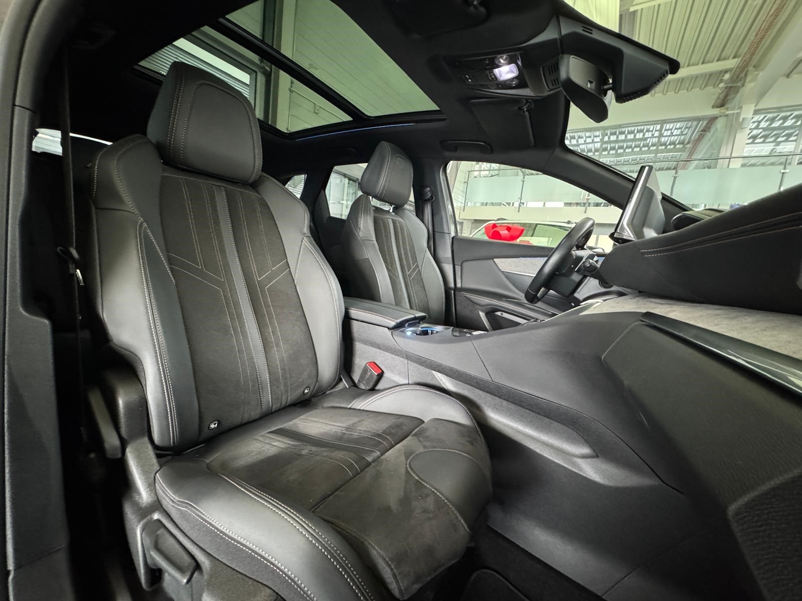 PEUGEOT 3008 1.6 PureTech GT Pack-image-7