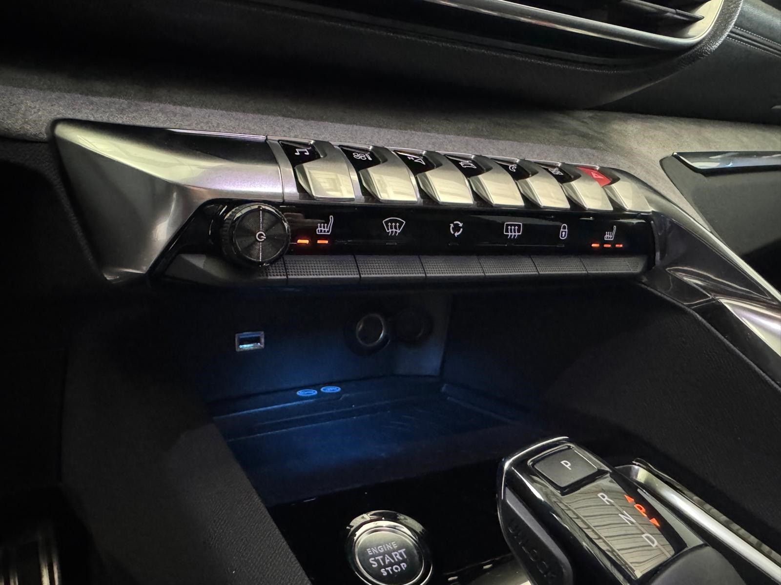 PEUGEOT 3008 1.6 PureTech GT Pack-image-15