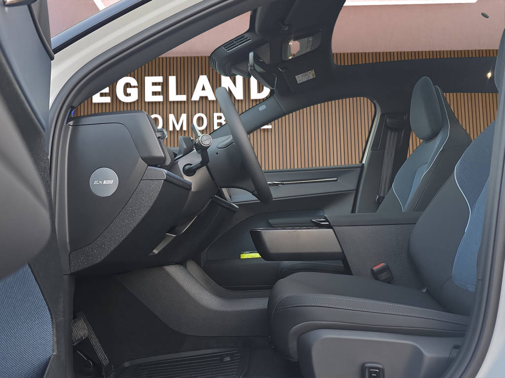 VOLVO EX 30 E60 Twin Ultra Performance AWD-image-11