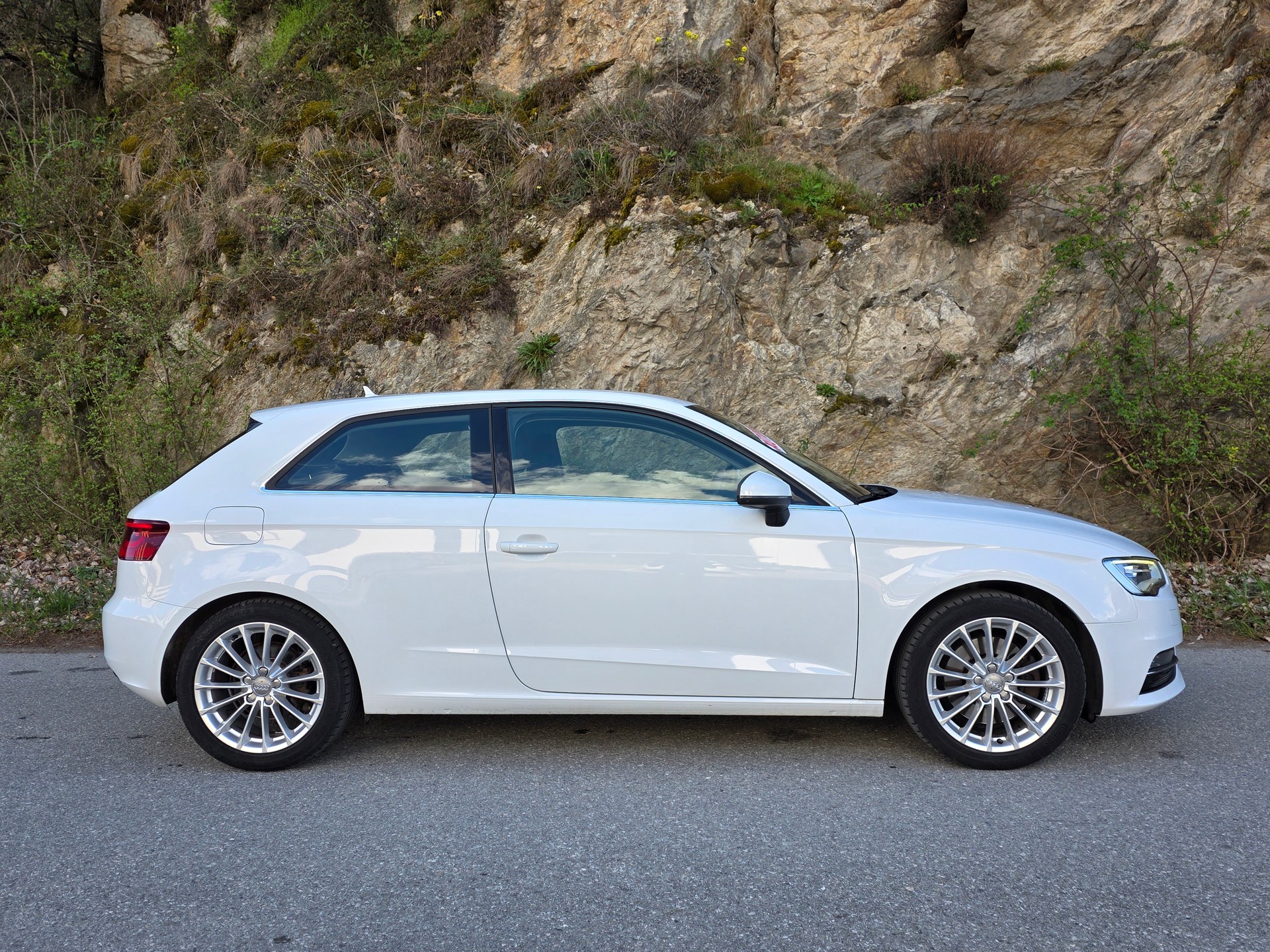 AUDI A3 1.8 TFSI Ambition quattro S-tronic-image-4