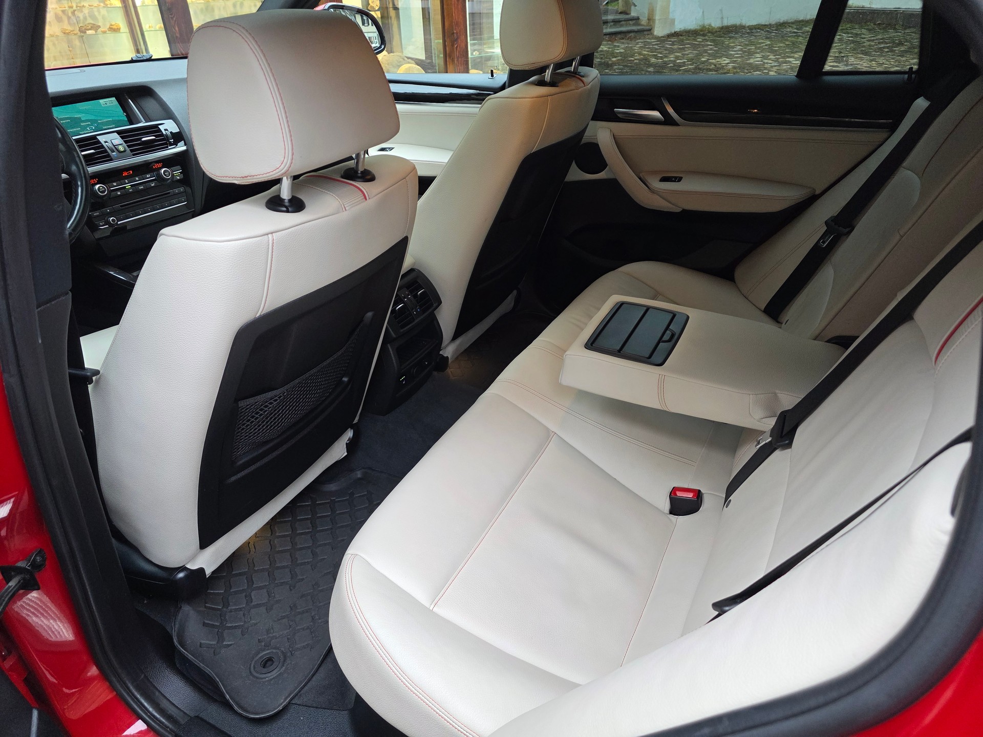 BMW X4 xDrive 35d M-Sport-image-15