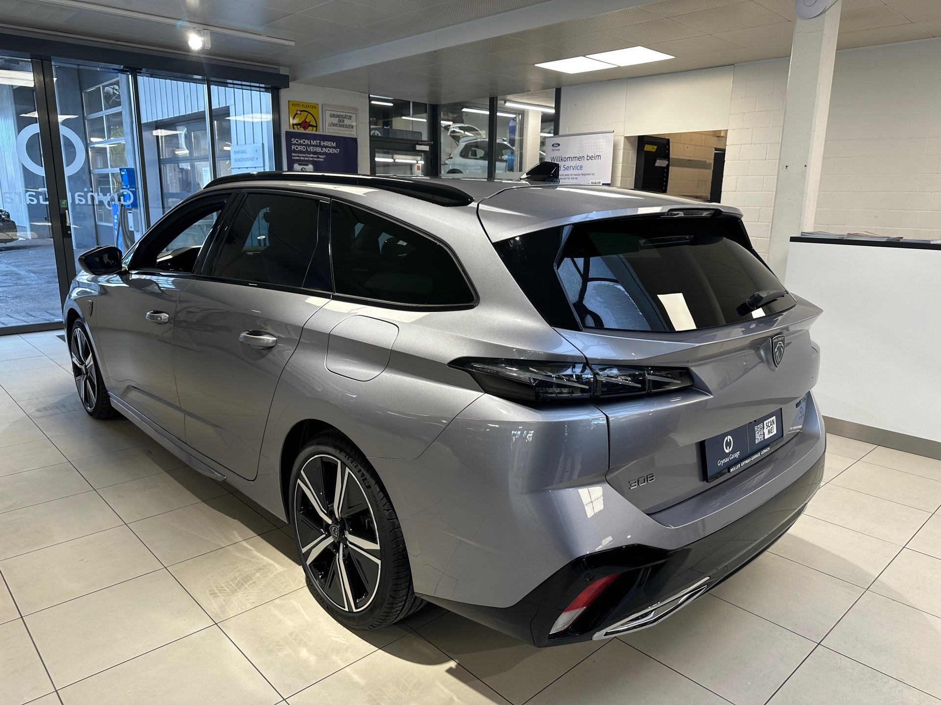 PEUGEOT 308 SW 1.6 PHEV 180 GT-image-6