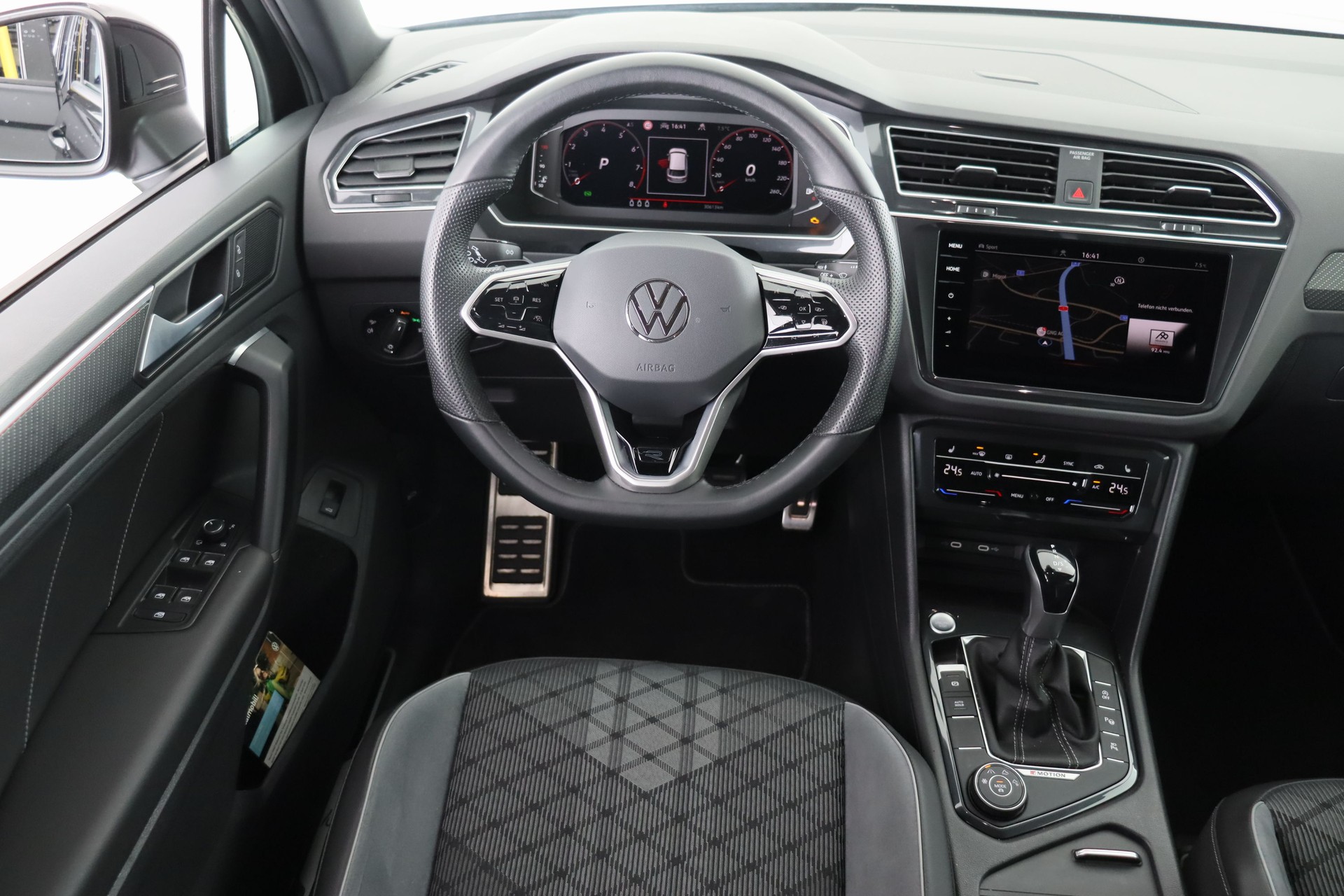VW Tiguan 2.0TSI R-Line 4Motion DSG-image-13