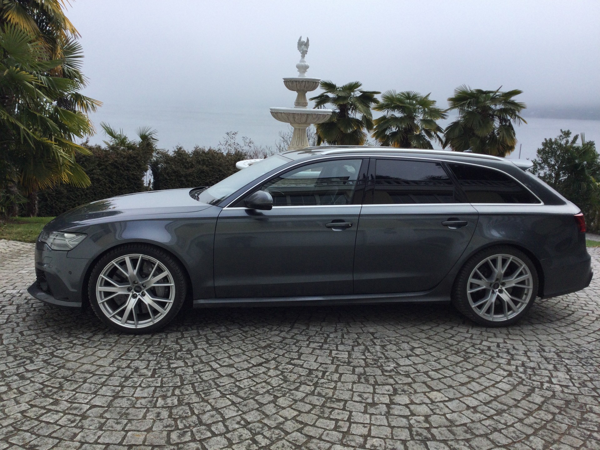 AUDI RS6 Avant 4.0 TFSI V8 quattro Tiptronic