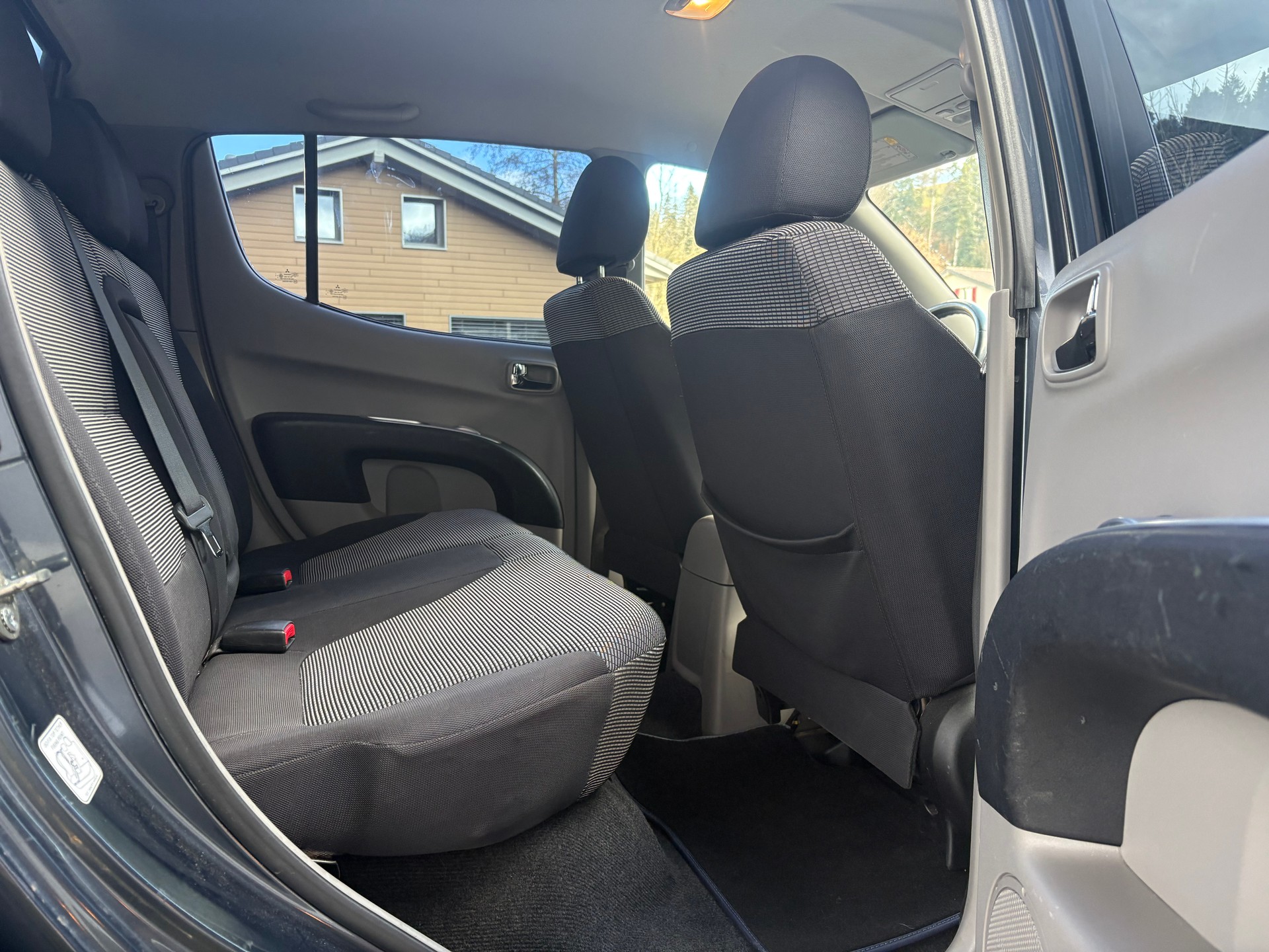 MITSUBISHI L 200 2.5 DID Invite Double Cab-image-9