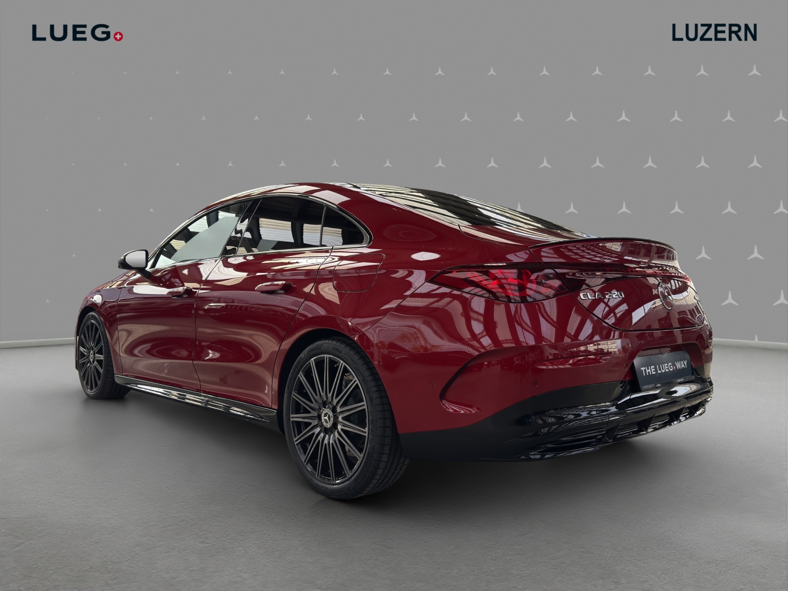MERCEDES-BENZ CLA 220 8G-DCT 4Matic-image-2