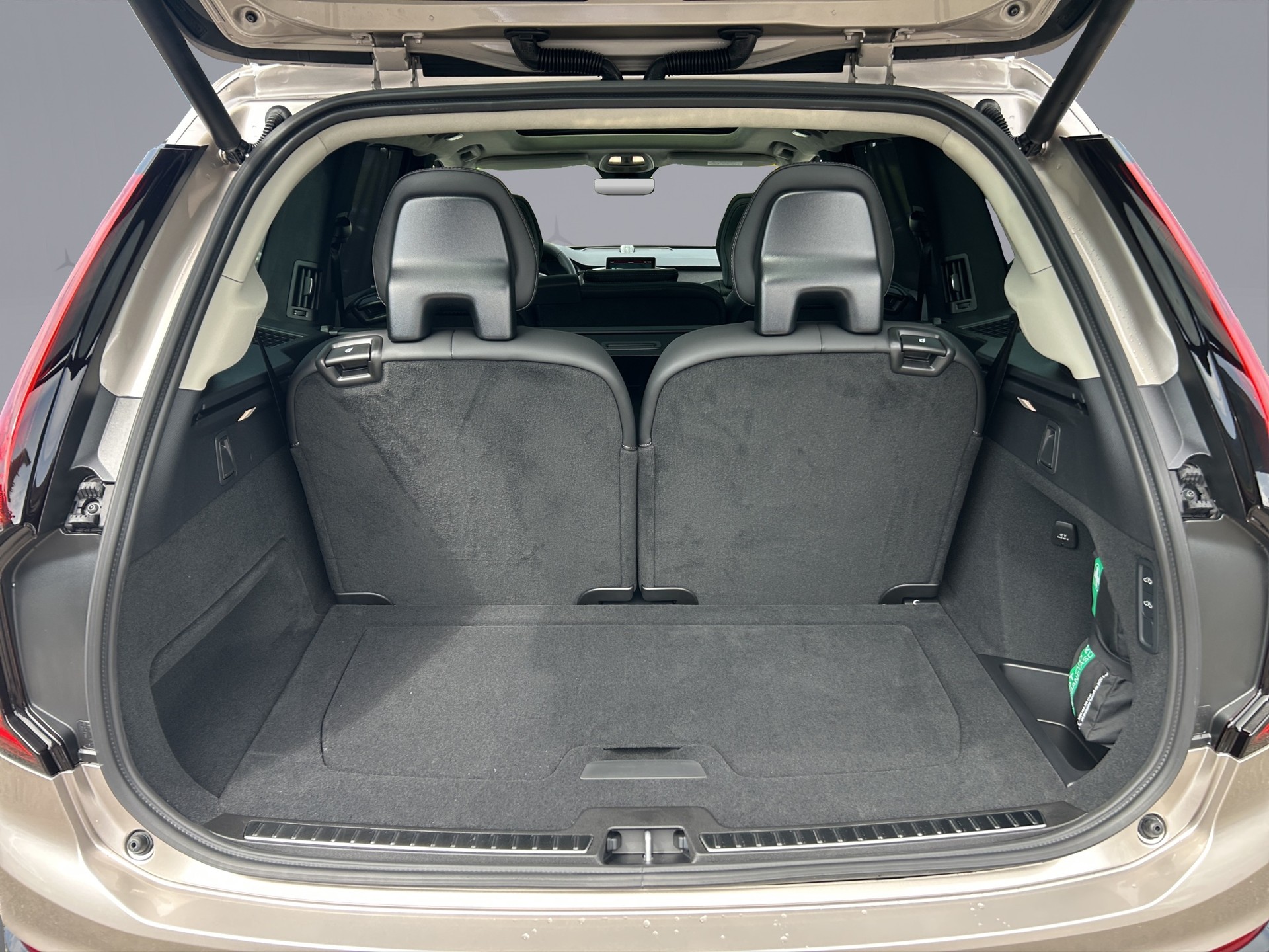 VOLVO XC90 2.0 T8 TE Ultra Dark eAWD-image-17