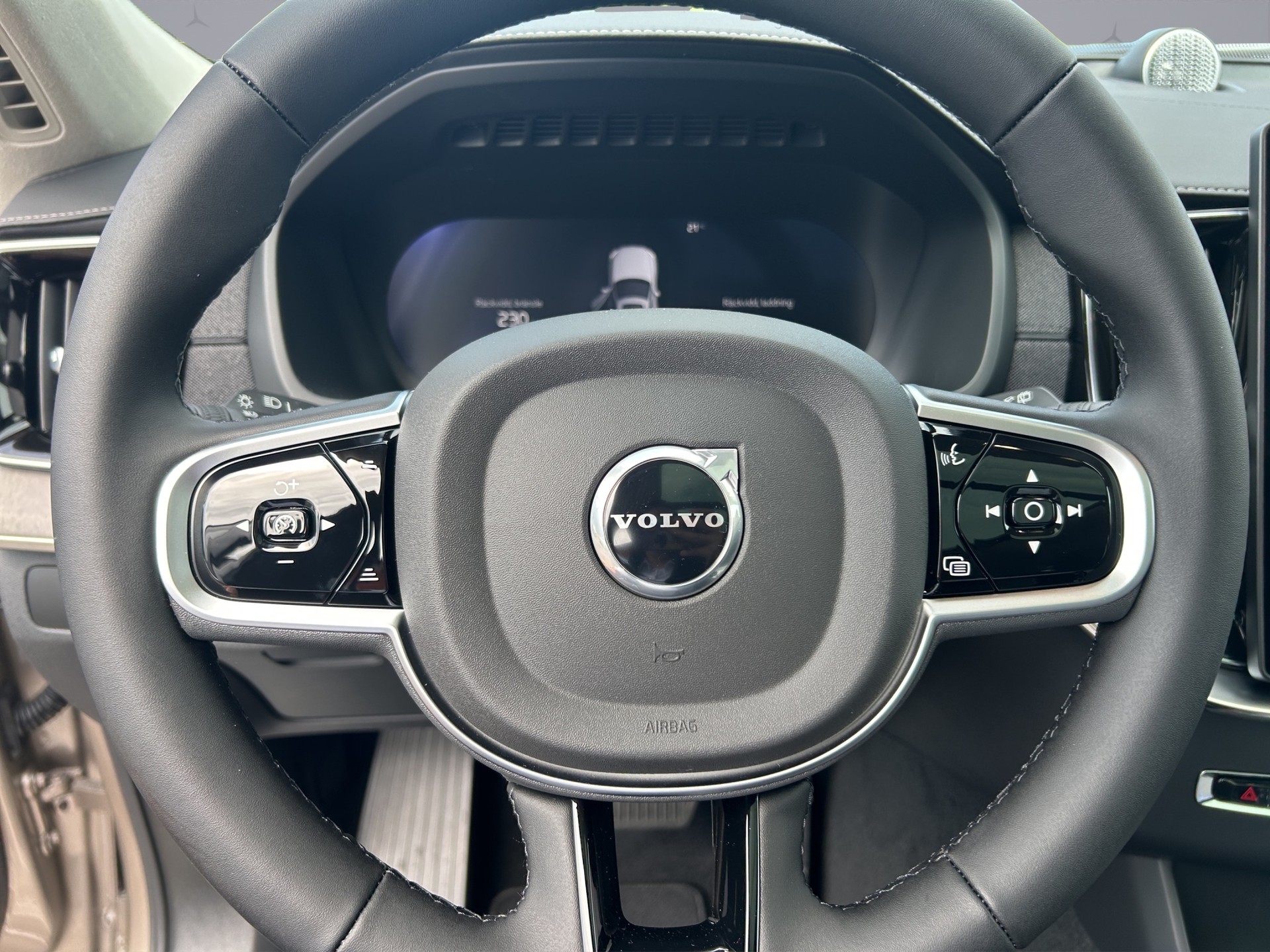 VOLVO XC90 2.0 T8 TE Ultra Dark eAWD-image-10