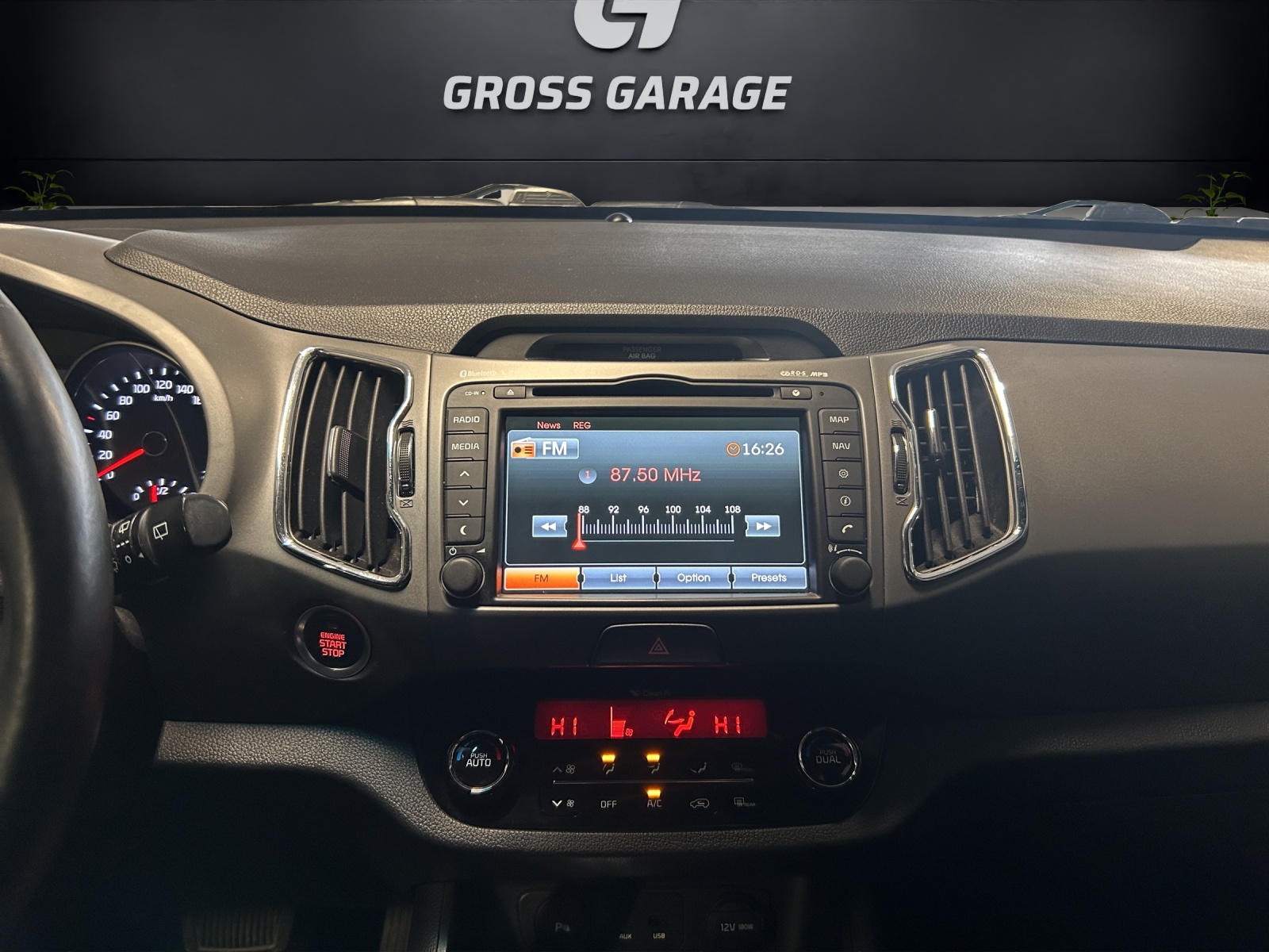 KIA Sportage 2.0 CRDi Style-image-6
