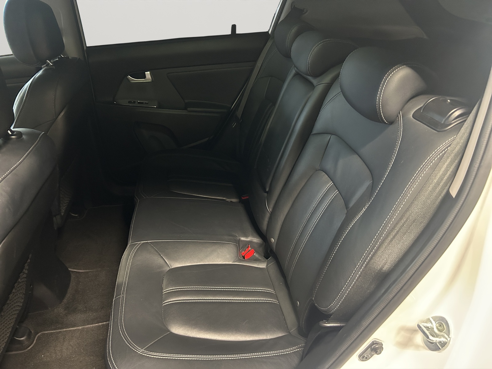 KIA Sportage 2.0 CRDi Style-image-7