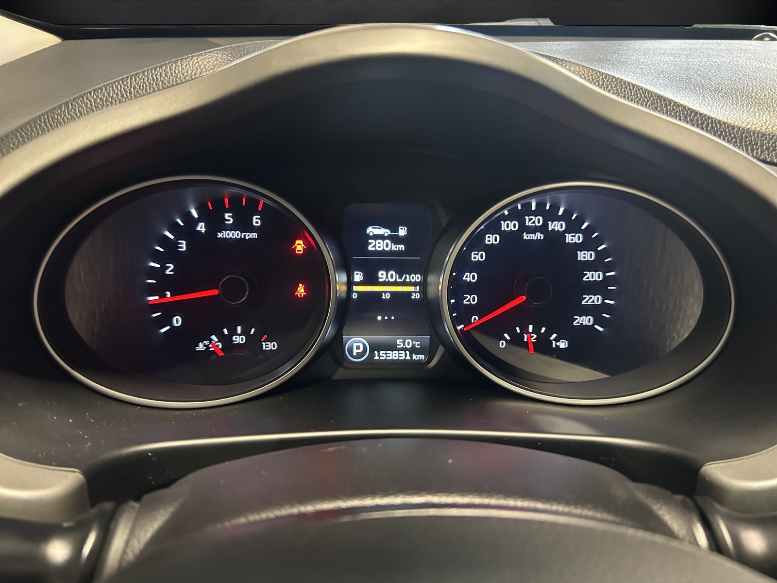 KIA Sportage 2.0 CRDi Style-image-13