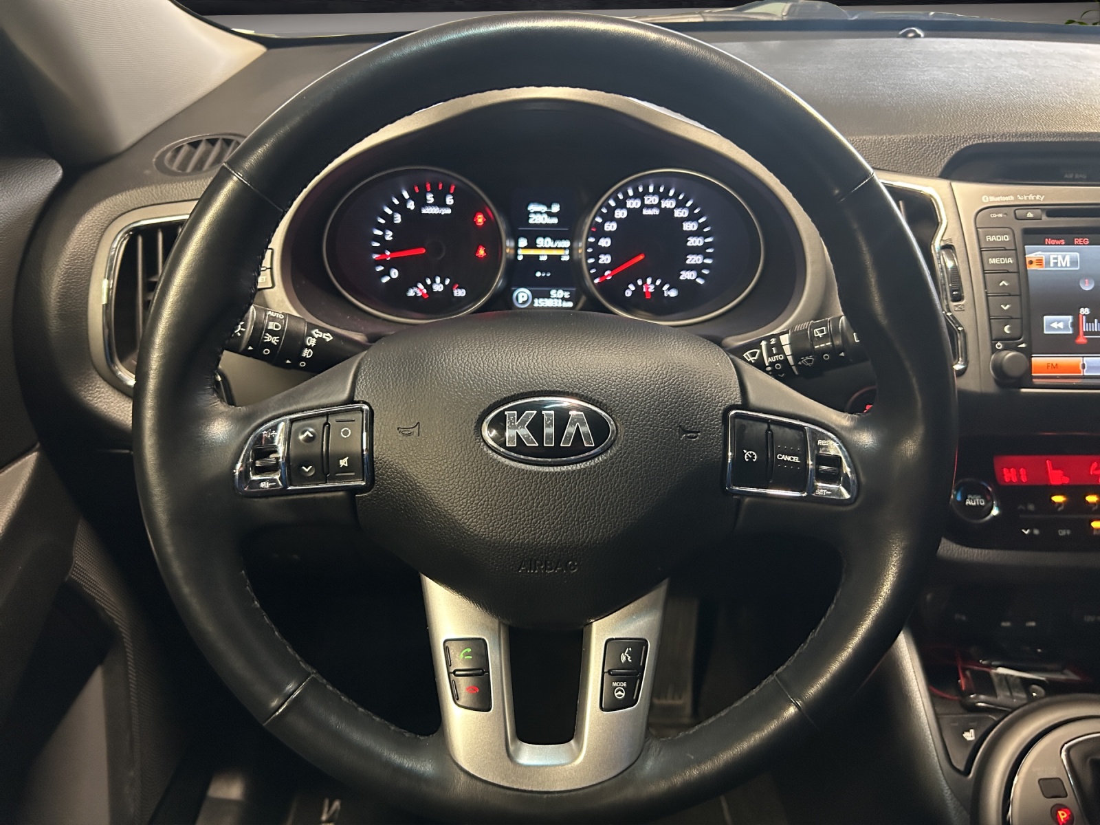KIA Sportage 2.0 CRDi Style-image-12