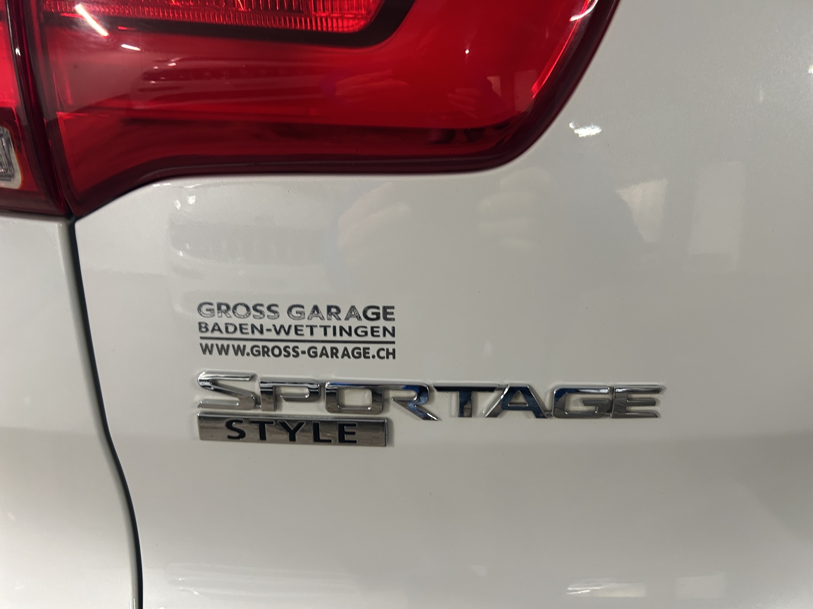 KIA Sportage 2.0 CRDi Style-image-11