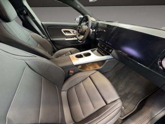MERCEDES-BENZ CLA 220 8G-DCT 4Matic-image-11