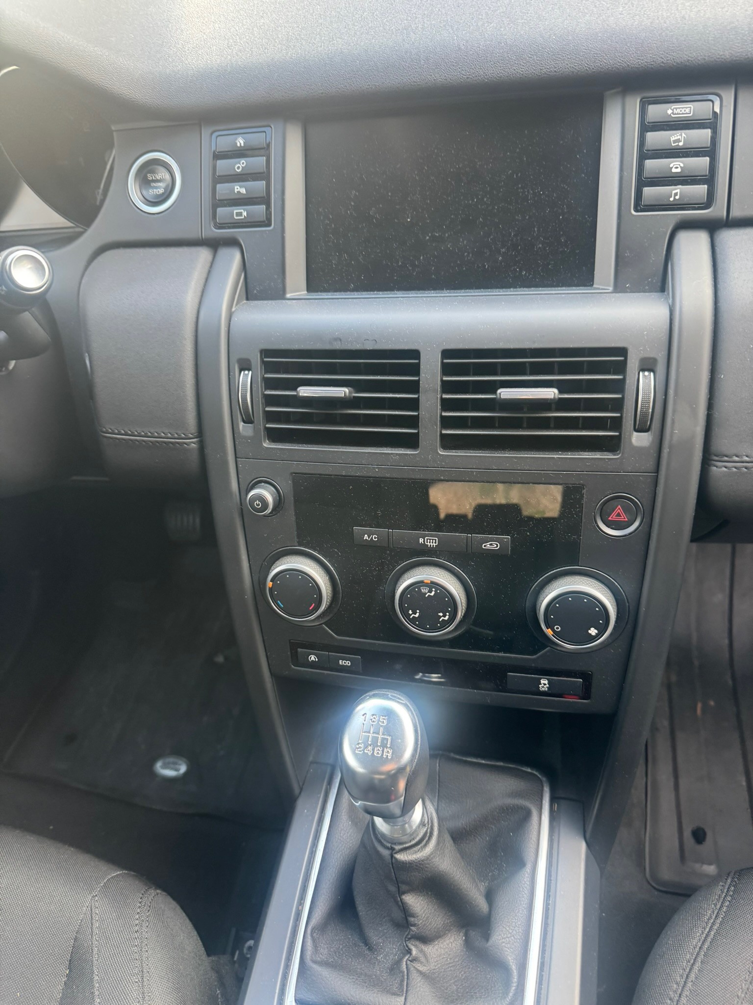 LAND ROVER Discovery Sport 2.0 eD4 S FWD-image-5