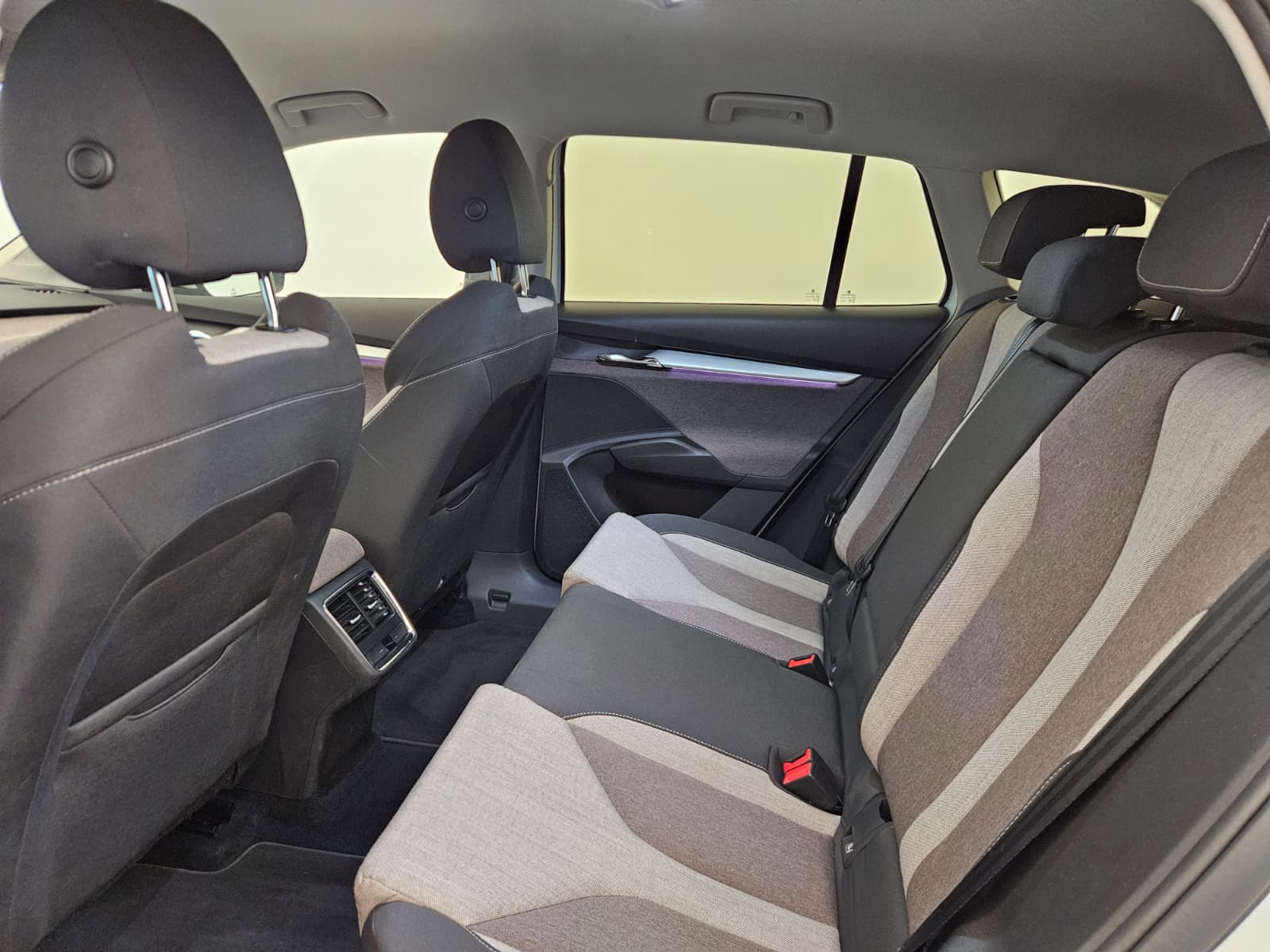 SKODA Enyaq iV 60-image-13