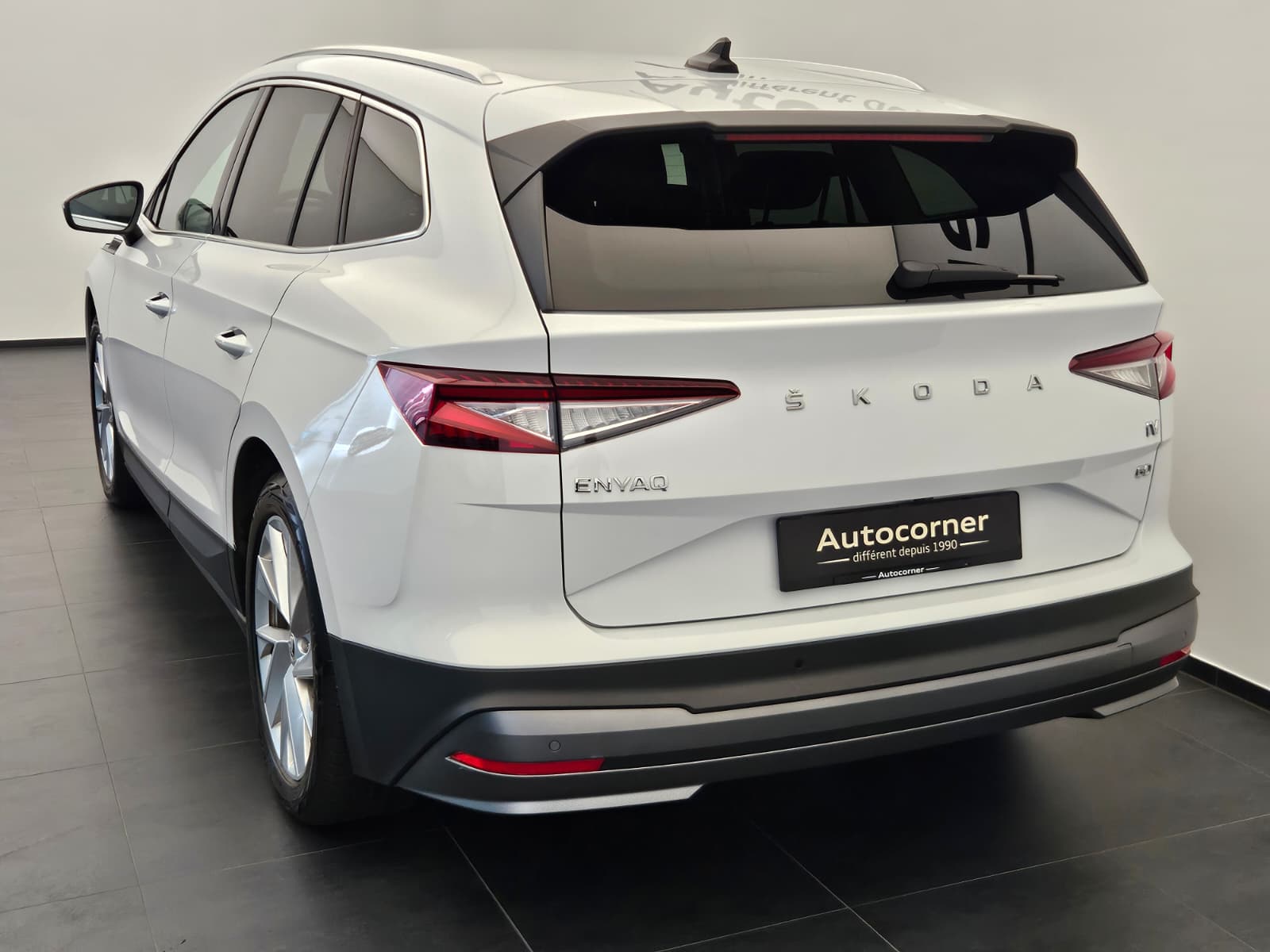 SKODA Enyaq iV 60-image-9
