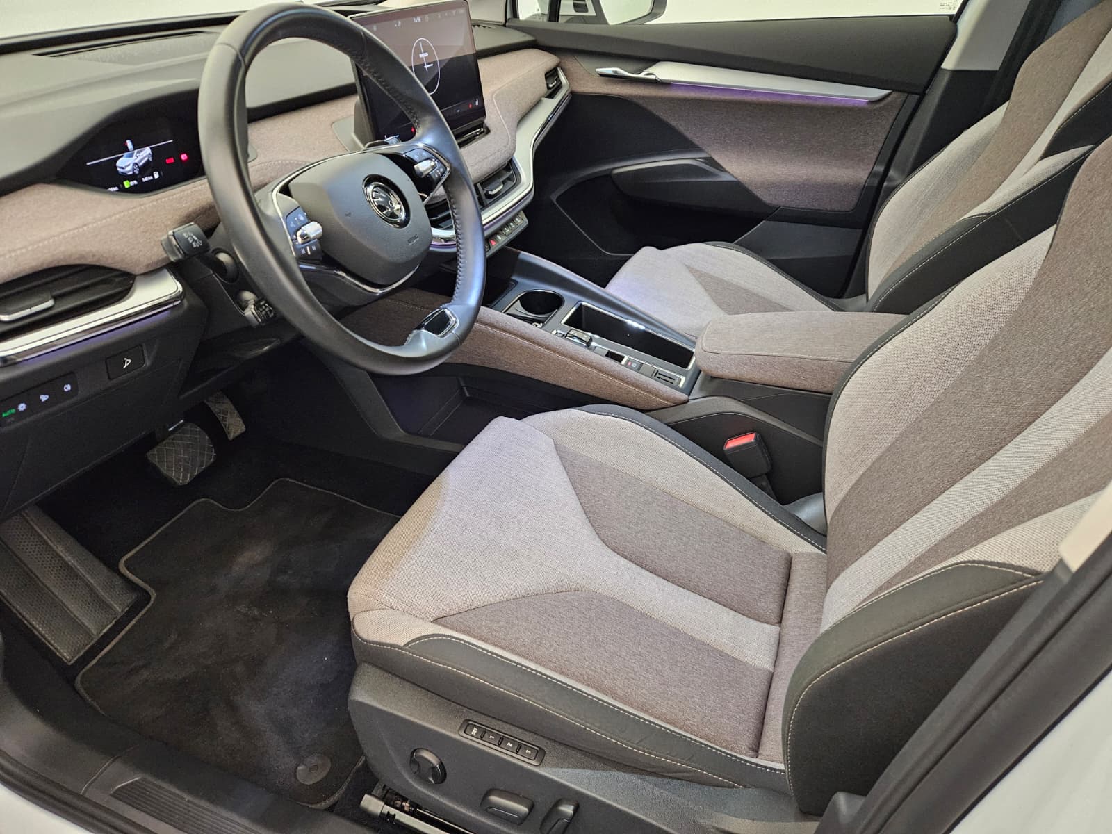 SKODA Enyaq iV 60-image-11