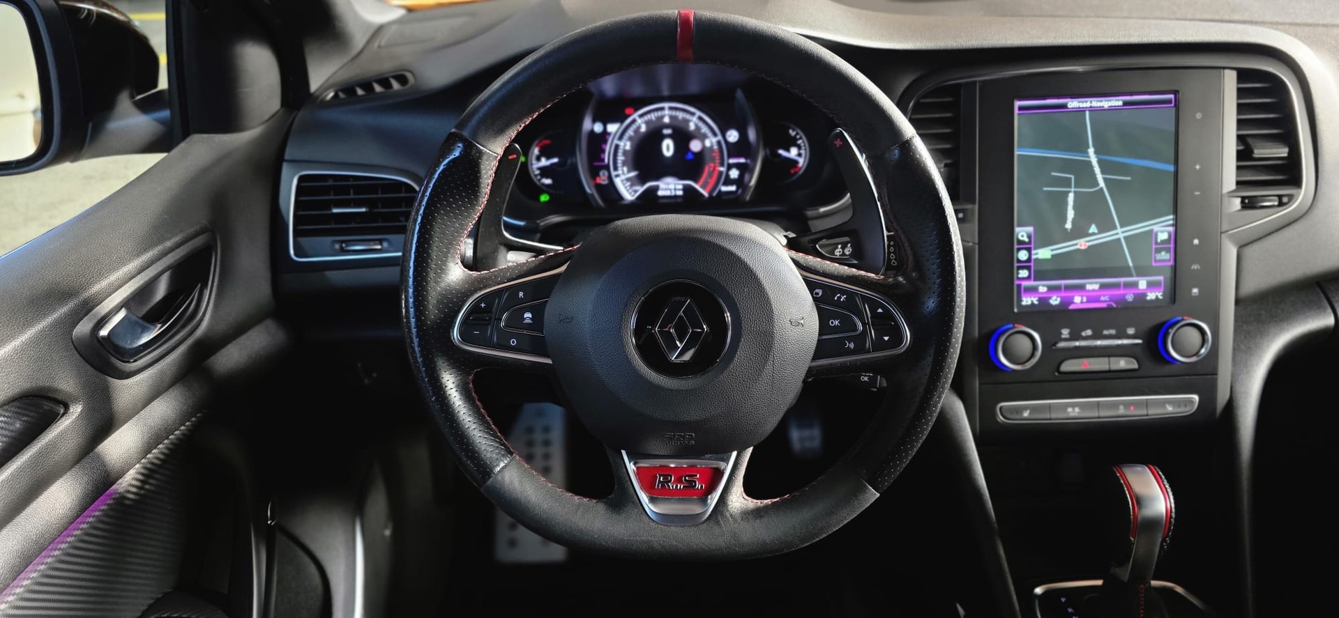 RENAULT Mégane Trophy 300 EDC-image-11