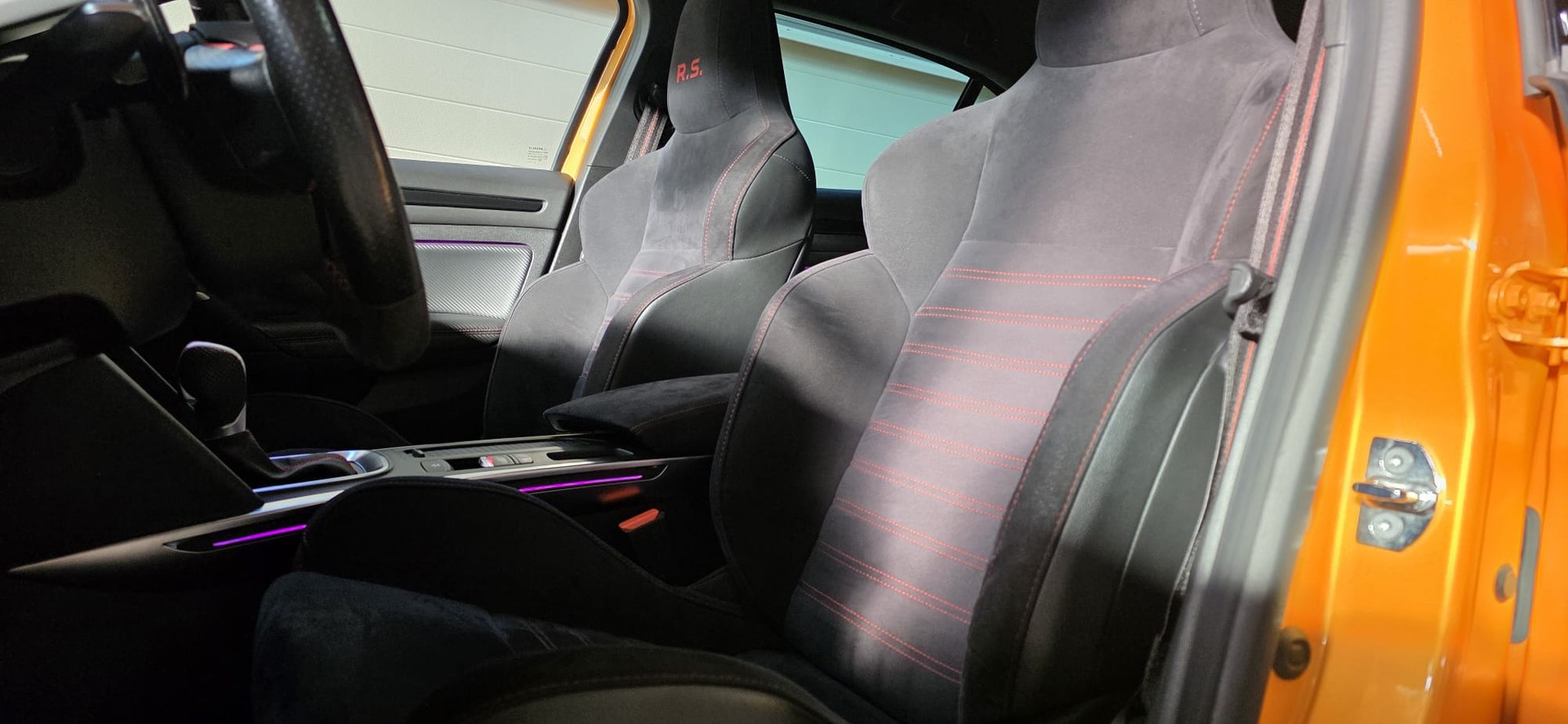 RENAULT Mégane Trophy 300 EDC-image-9