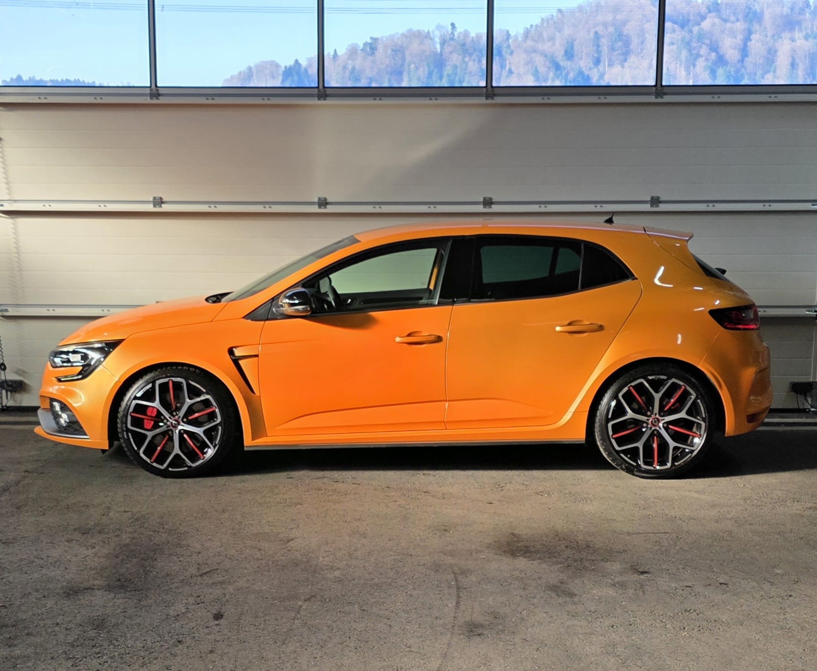 RENAULT Mégane Trophy 300 EDC-image-1
