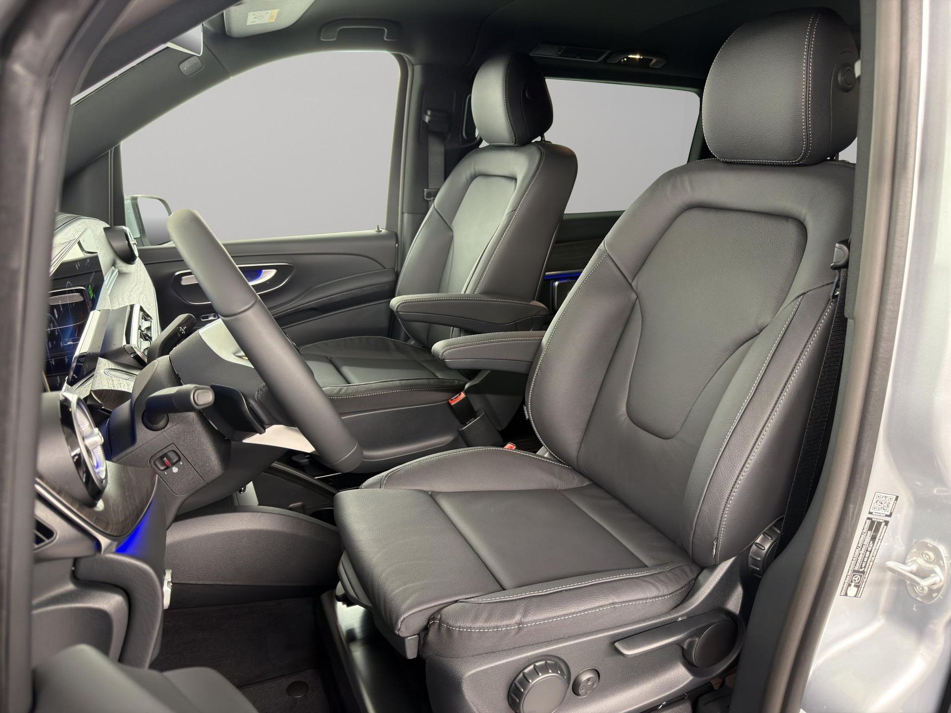 MERCEDES-BENZ V 250 d Avantgarde lang 4matic Van-image-10