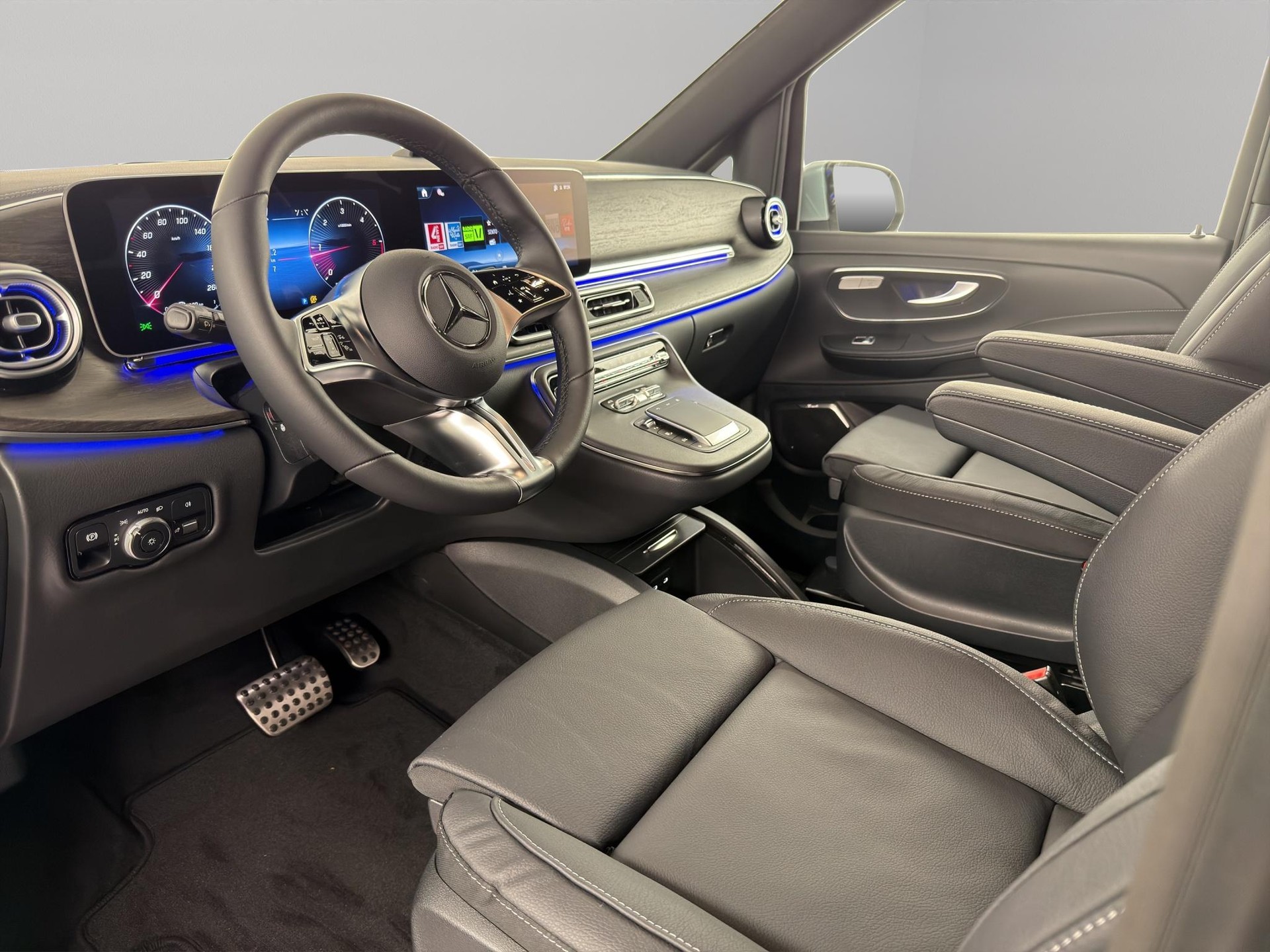 MERCEDES-BENZ V 250 d Avantgarde lang 4matic Van-image-4