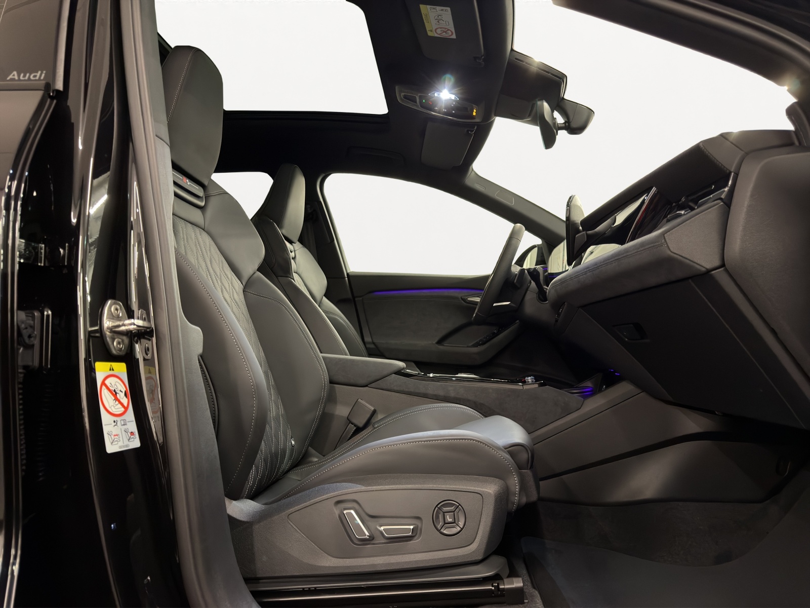 AUDI Q6 SUV e-tron quattro 428PS-image-6