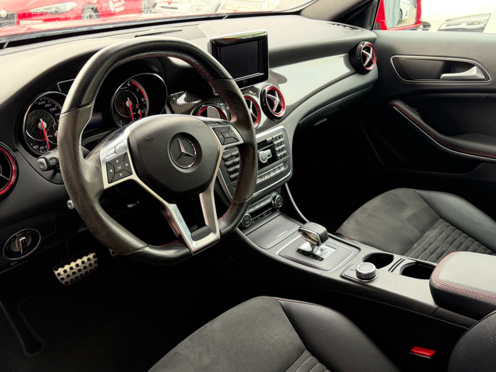 MERCEDES-BENZ GLA 45 AMG 4Matic 7G-DCT-image-4