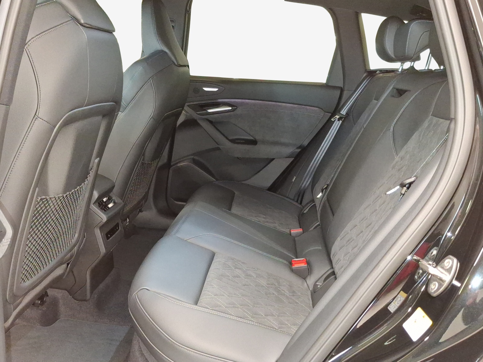 AUDI Q6 e-tron quattro-image-11