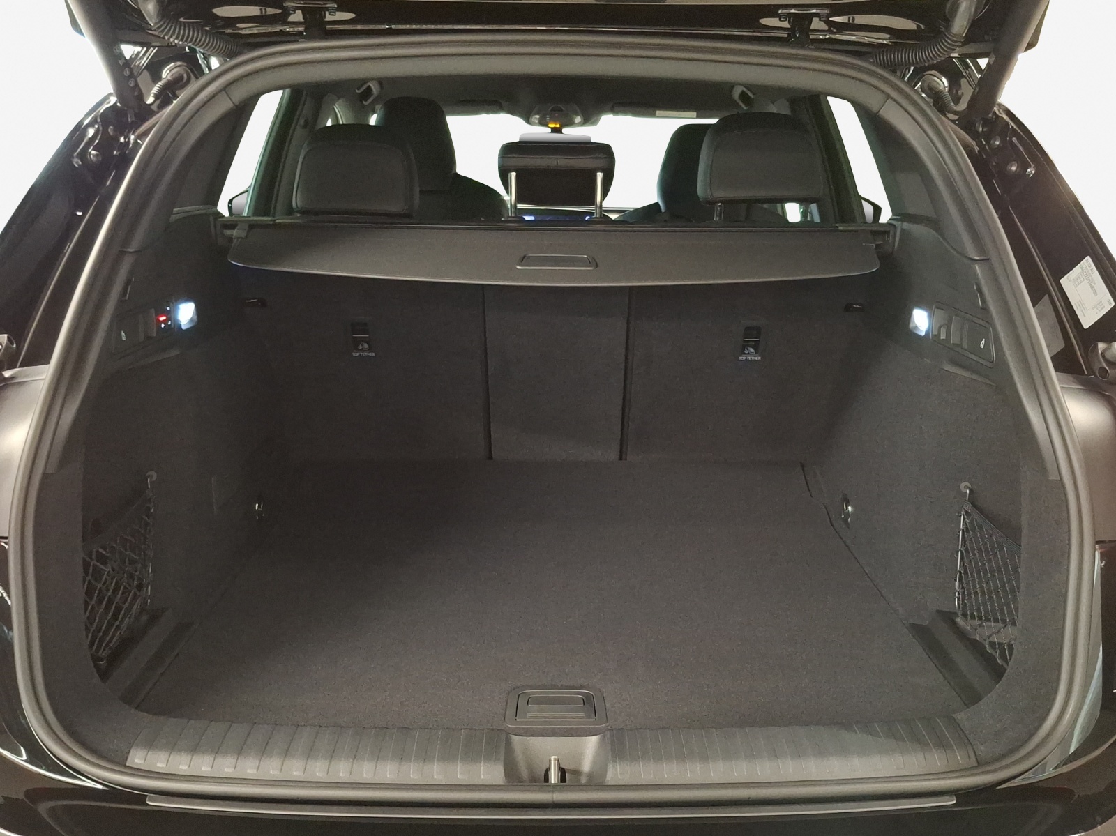 AUDI Q6 e-tron quattro-image-12