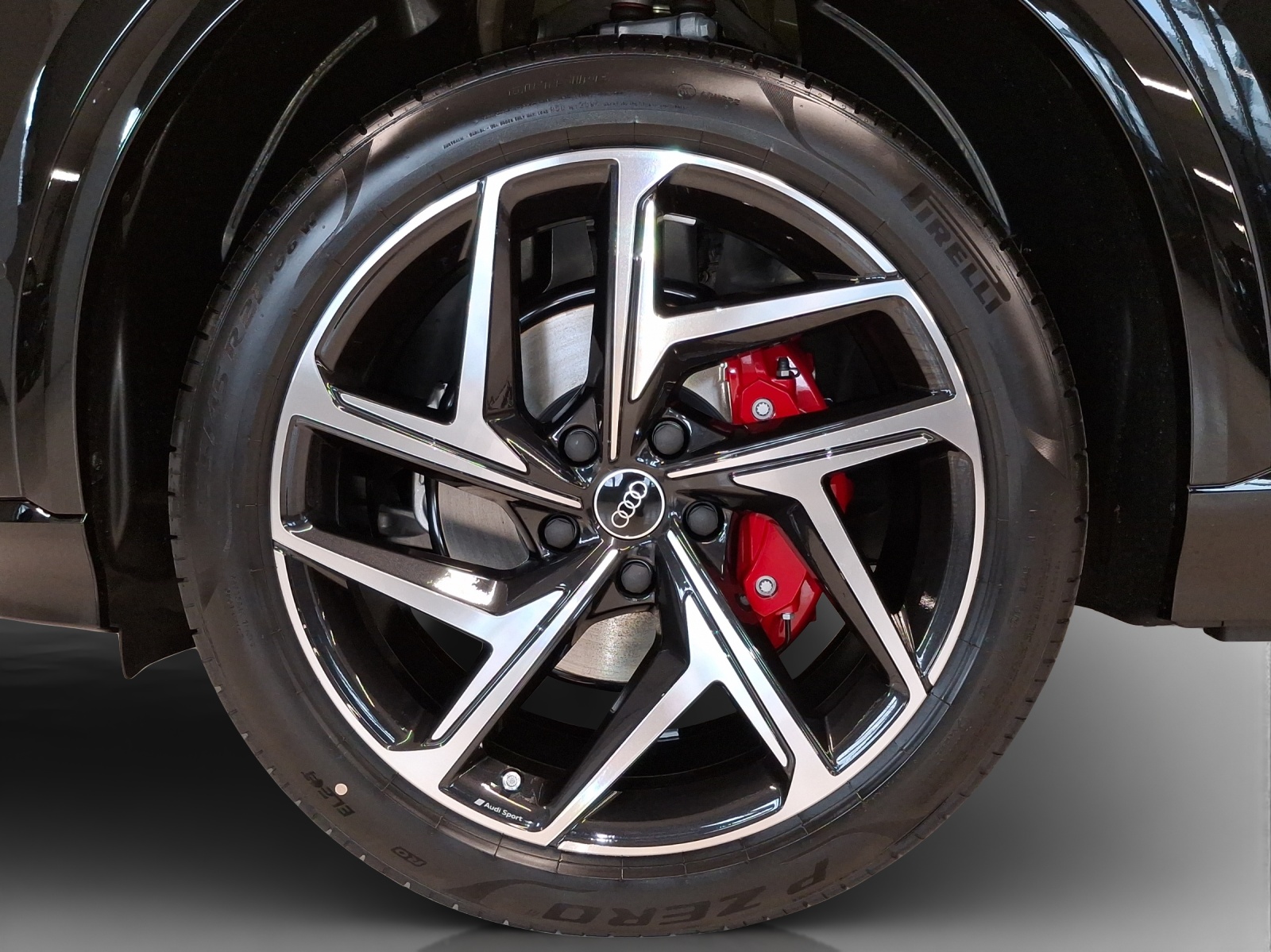 AUDI Q6 e-tron quattro-image-14