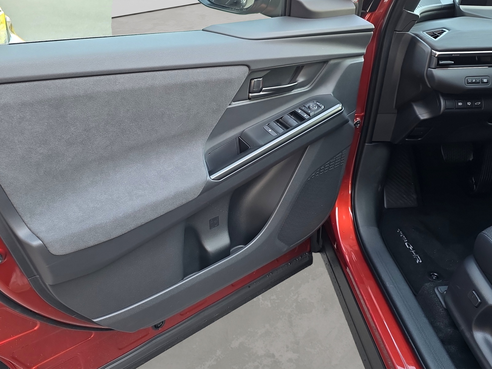 TOYOTA C-HR+ Style AWD-image-11