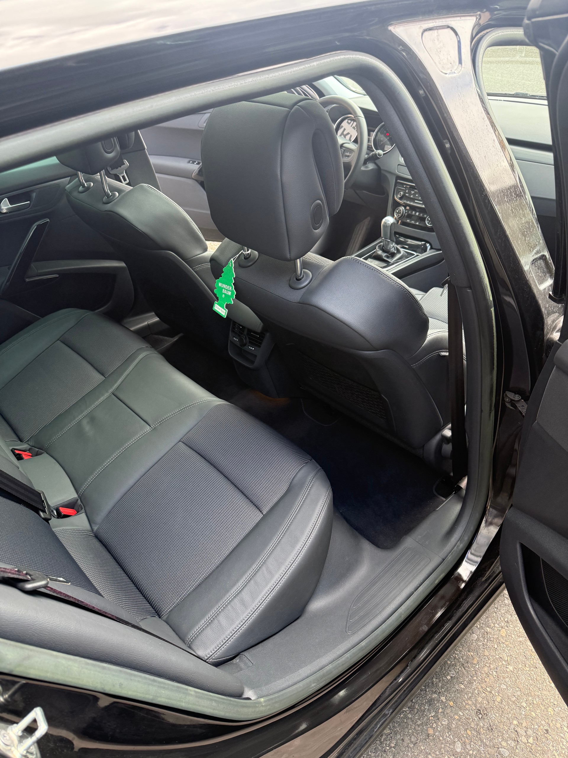 PEUGEOT 508 SW 1.6 e-HDI Business EGS6-image-10