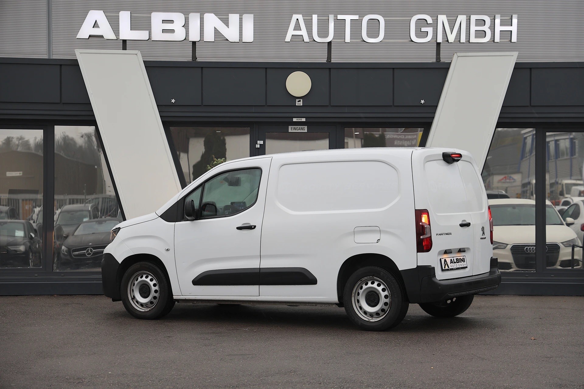 PEUGEOT Partner 1.5 Blue HDi s/s Asphalt 1000kg-image-3