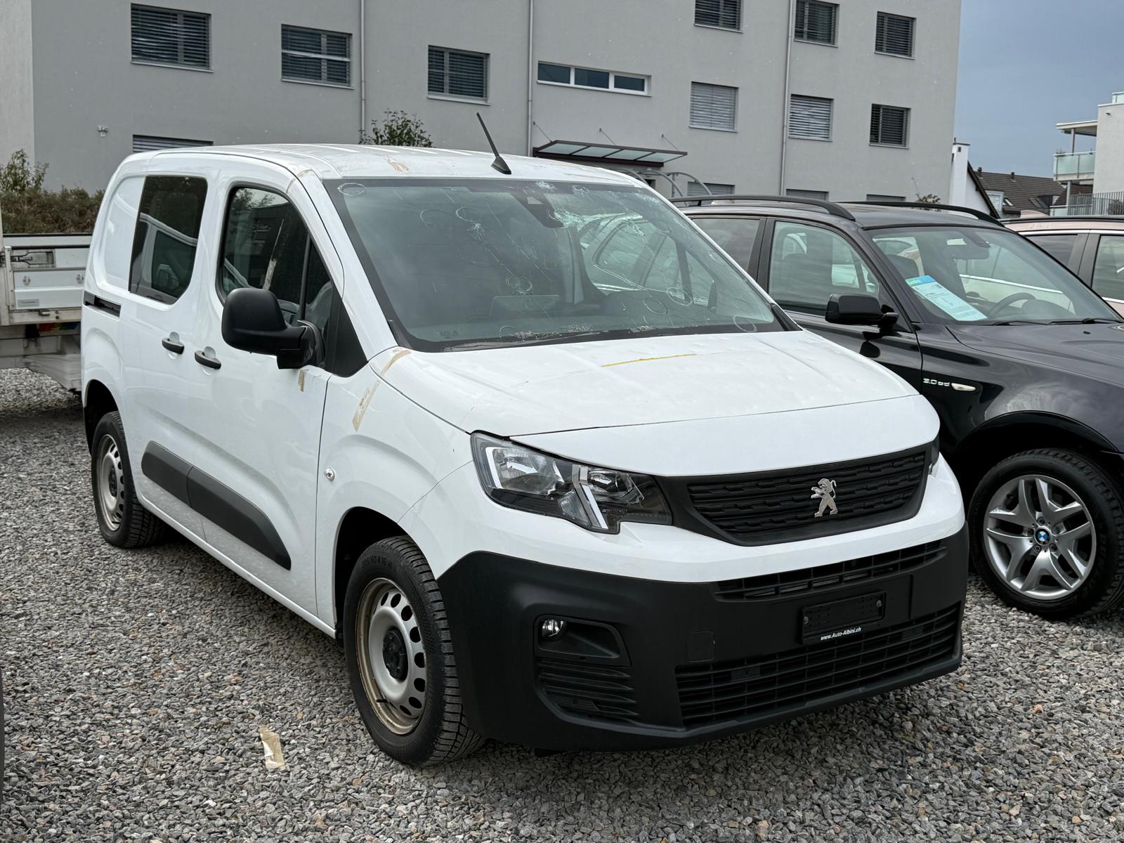 PEUGEOT Partner 1.5 Blue HDi s/s Asphalt 1000kg *HAGELSCHADEN* **Jetzt nur noch CHF 7'900.- statt CHF 12'900.-**-image-5