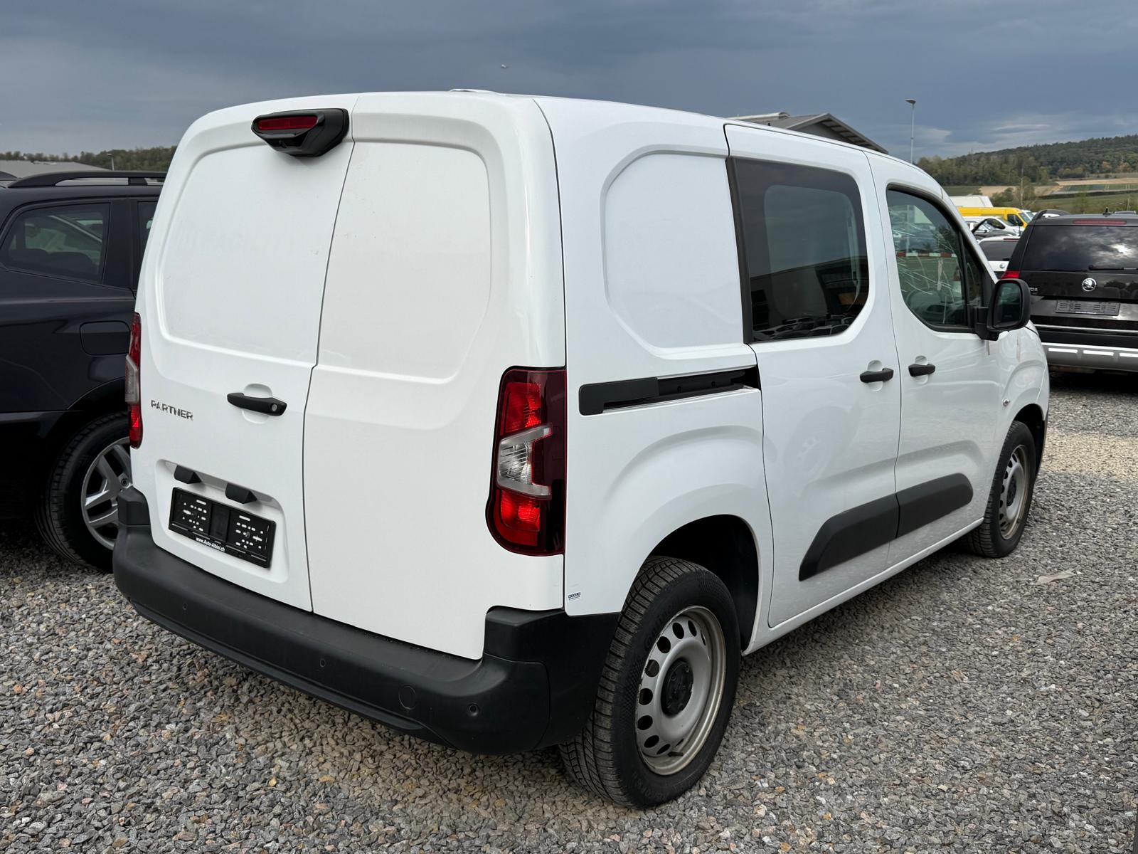 PEUGEOT Partner 1.5 Blue HDi s/s Asphalt 1000kg *HAGELSCHADEN* **Jetzt nur noch CHF 7'900.- statt CHF 12'900.-**-image-7