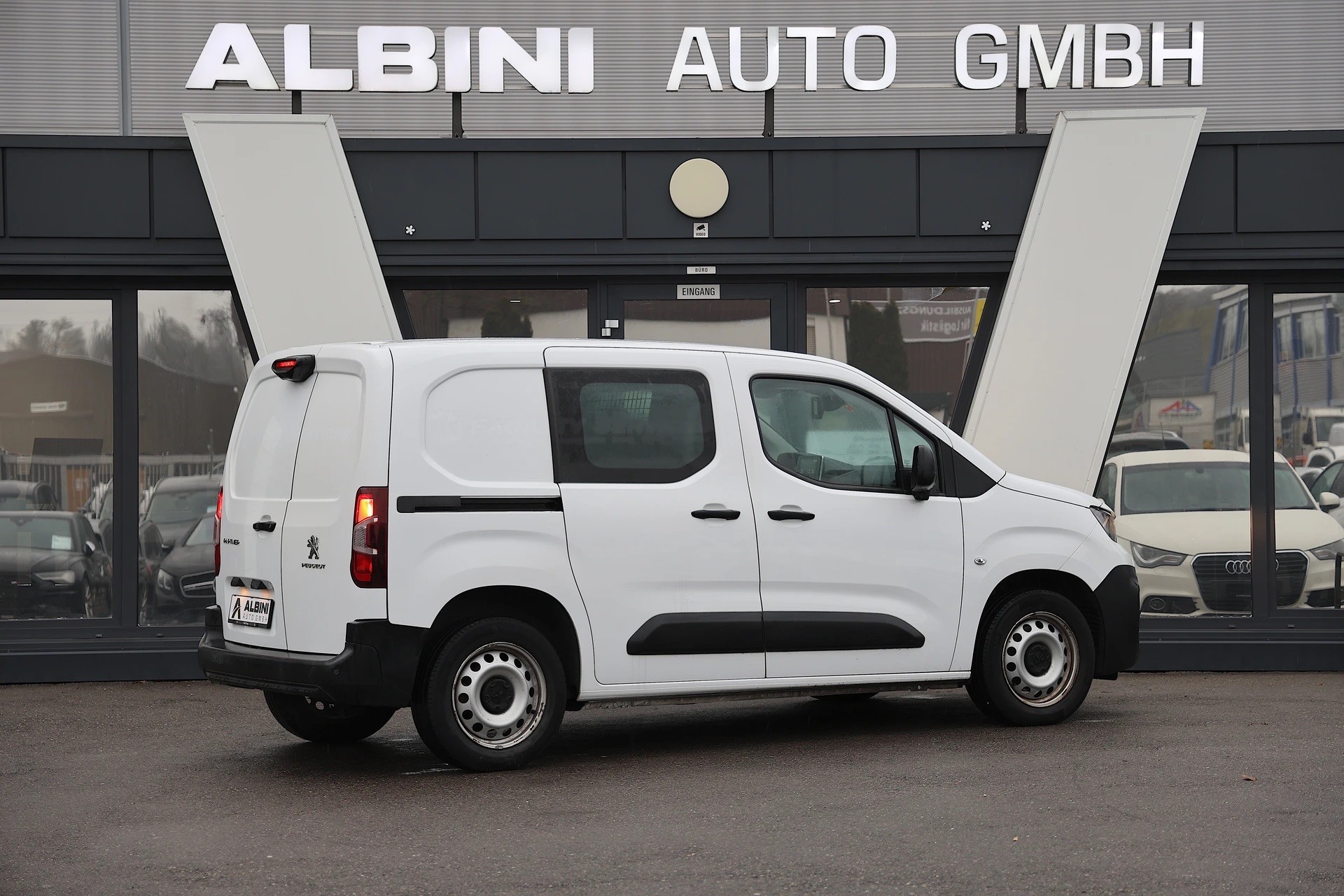 PEUGEOT Partner 1.5 Blue HDi s/s Asphalt 1000kg-image-2