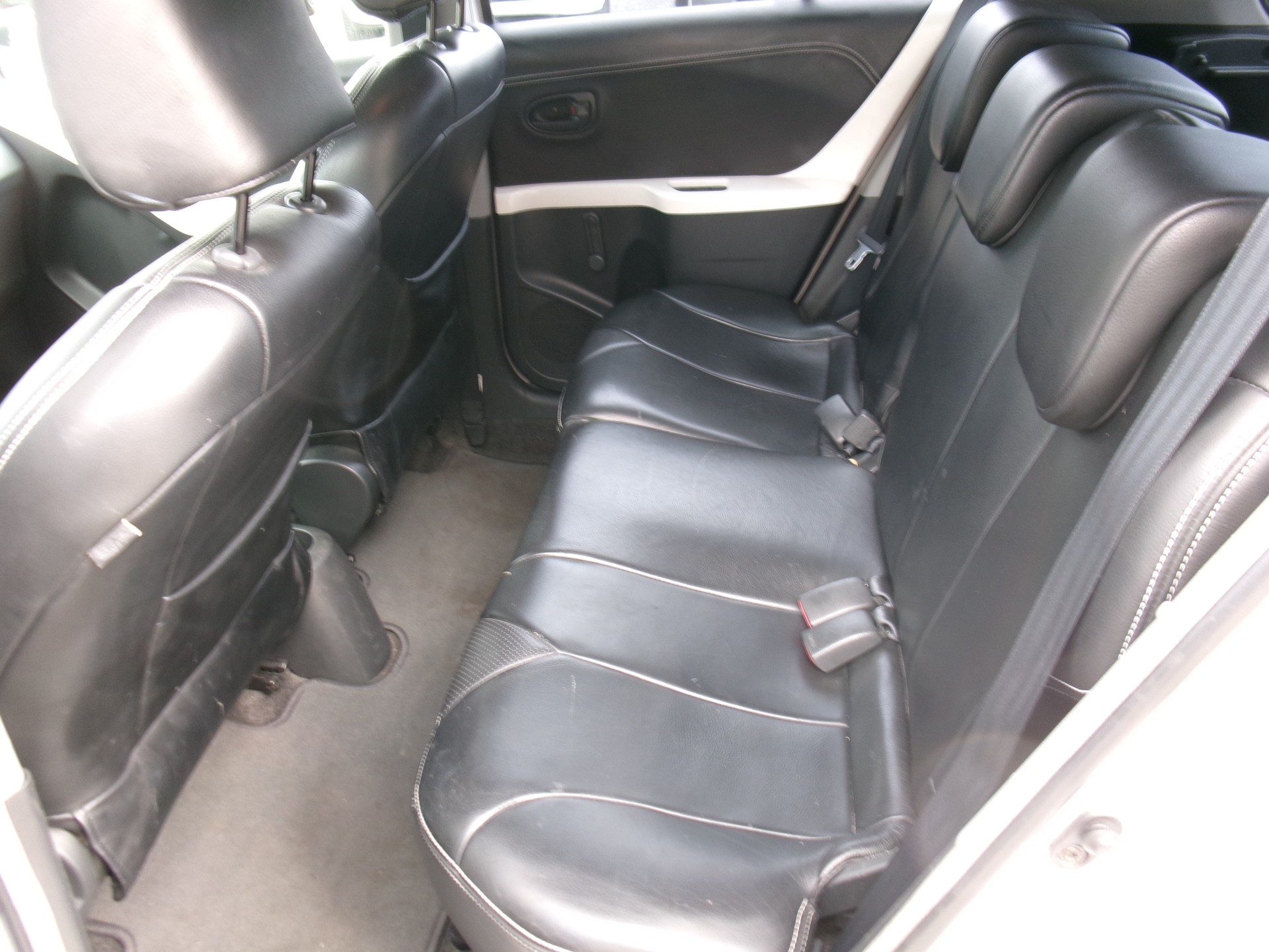 TOYOTA Yaris 1.4 D-4D Linea Terra-image-6