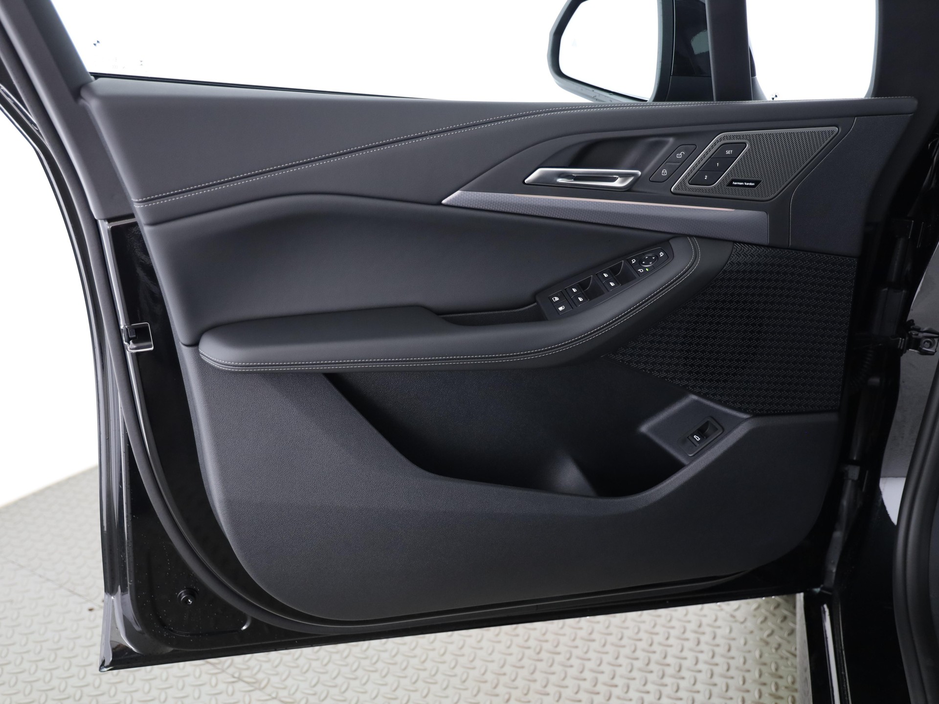 BMW 230e xDrive paddles Active Tourer-image-11