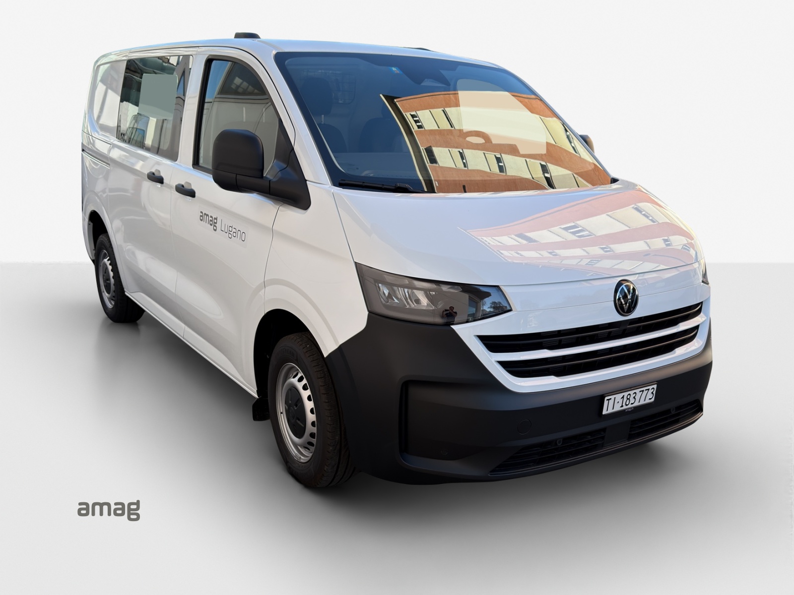 VW Transporter 2.0 TDI-image-5