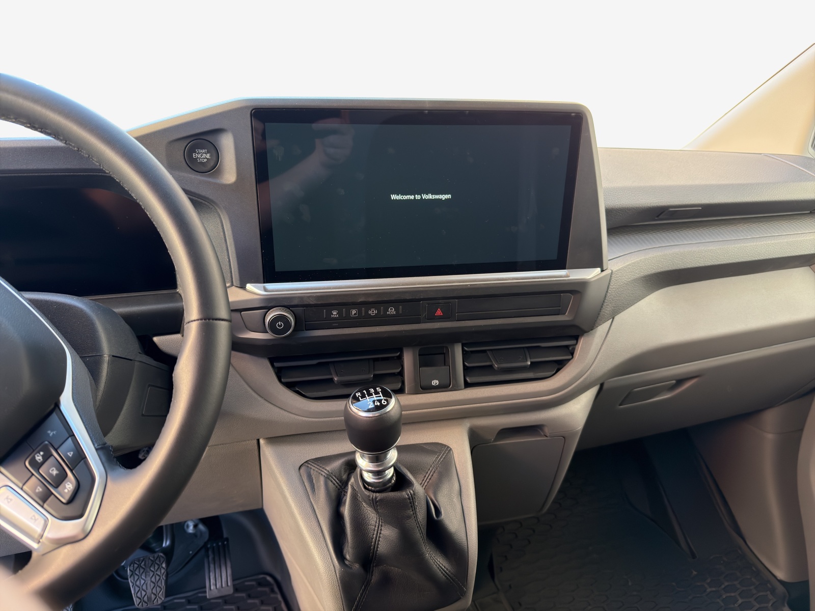 VW Transporter 2.0 TDI-image-10
