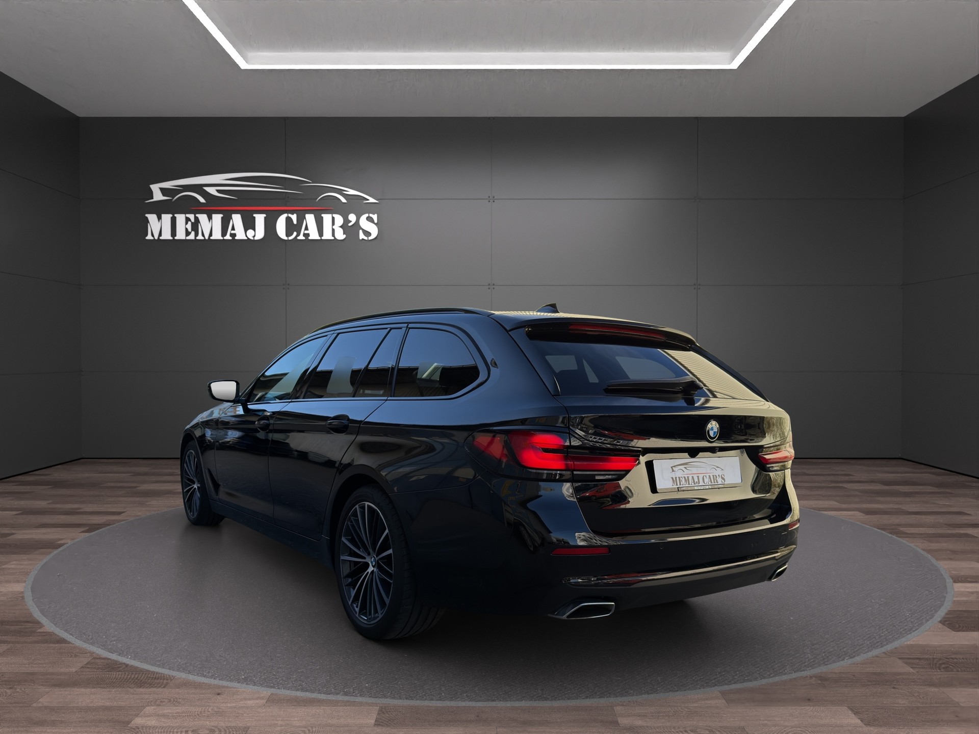 BMW 520d xDrive 48V Touring Fleet Edition Steptronic-image-5