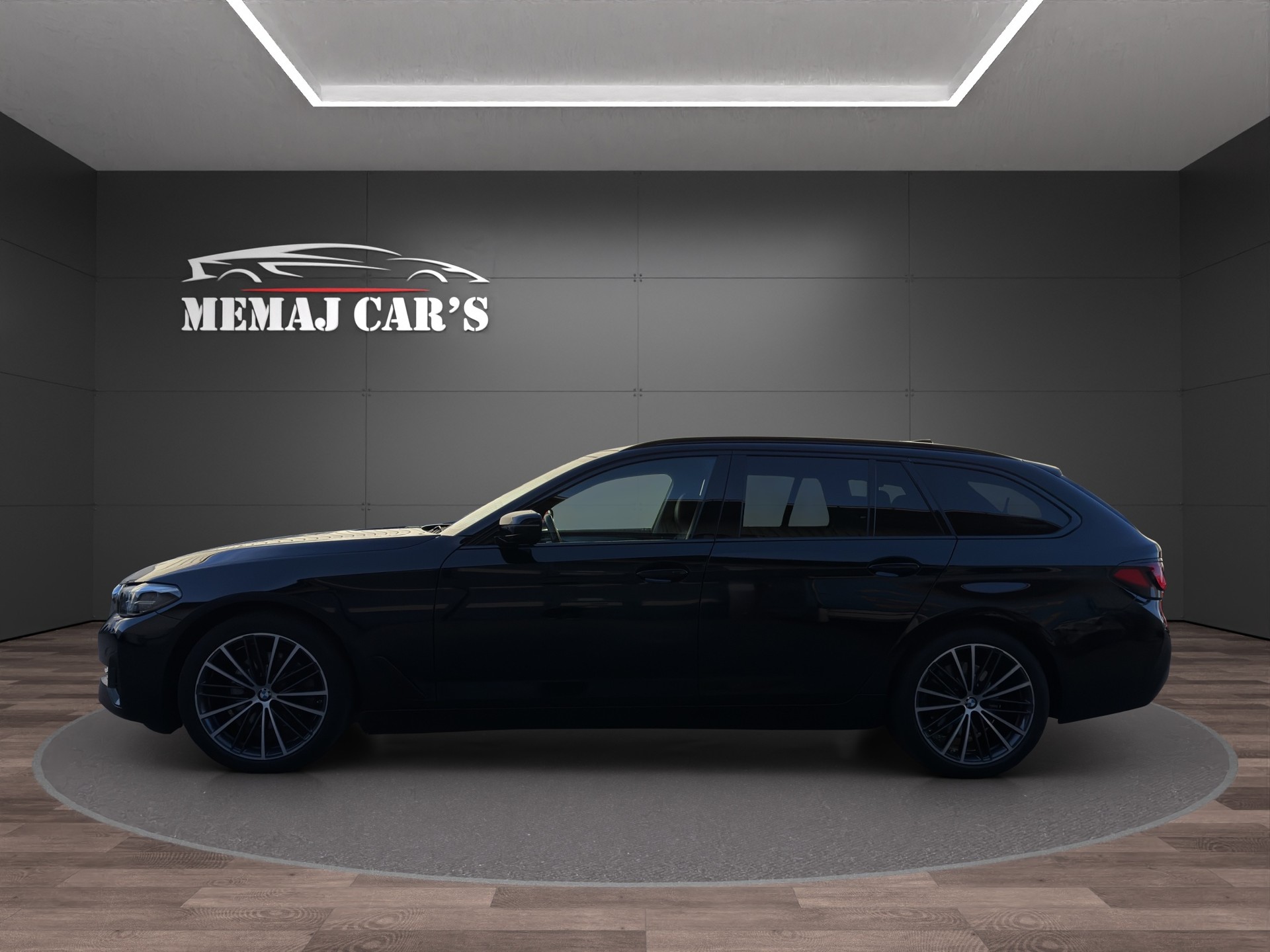 BMW 520d xDrive 48V Touring Fleet Edition Steptronic-image-4