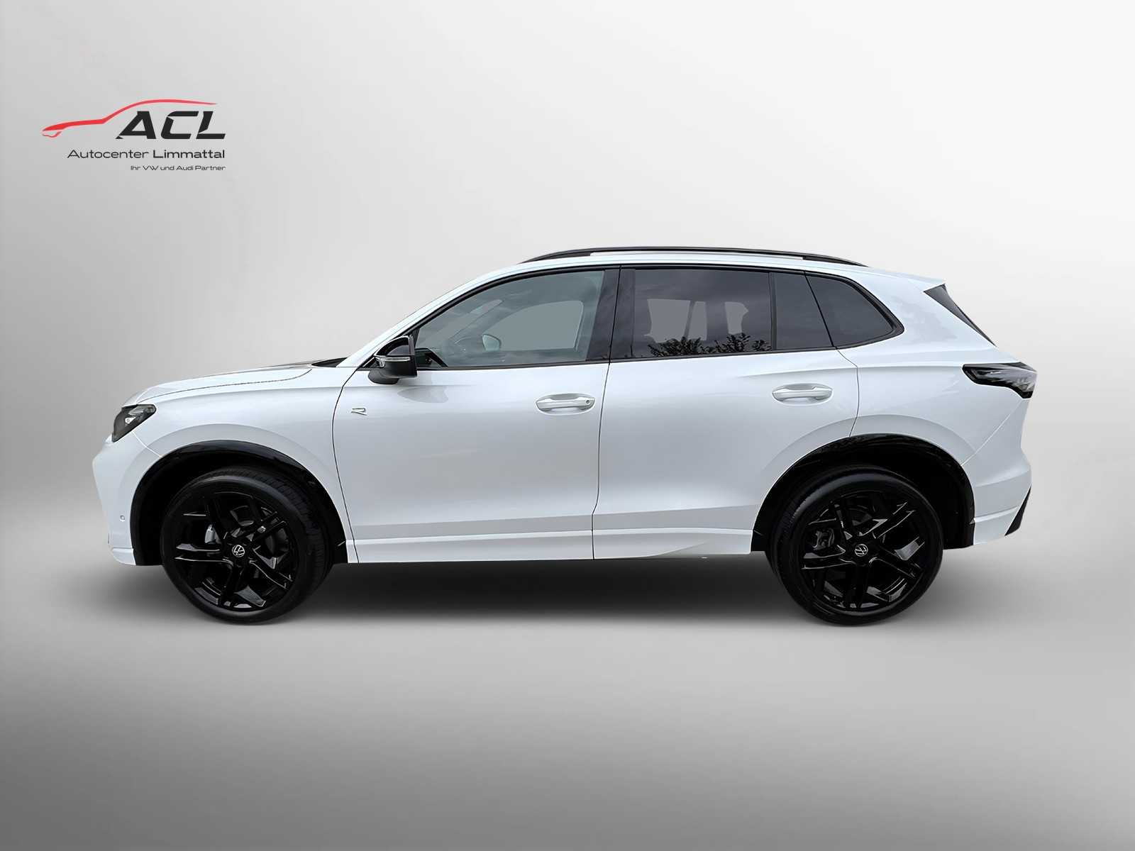 VW Tiguan R-Line 2.0TDI 193PS 4Motion-image-2