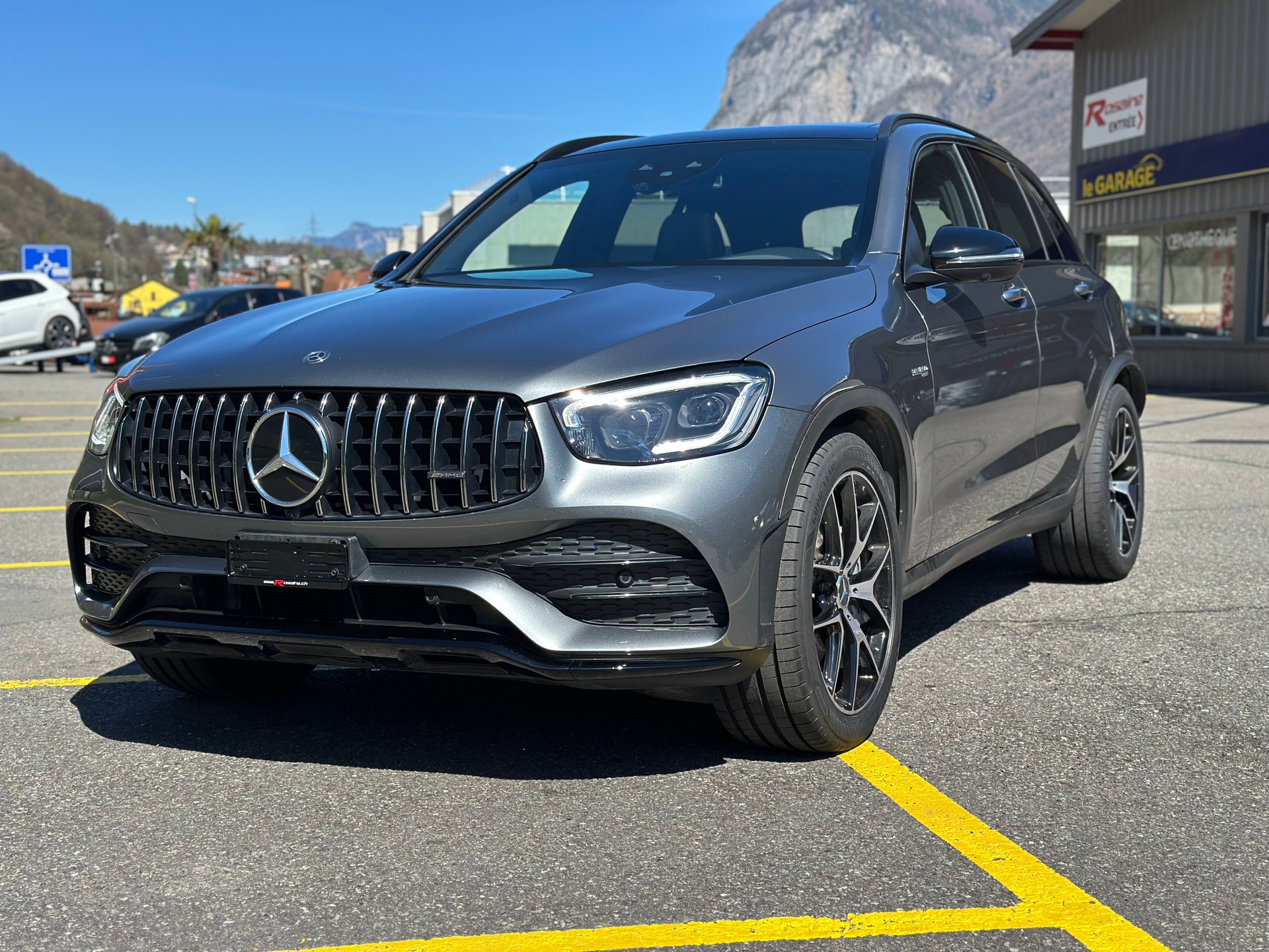 MERCEDES-BENZ GLC 43 AMG 4Matic 9G-Tronic-showroom-element-2