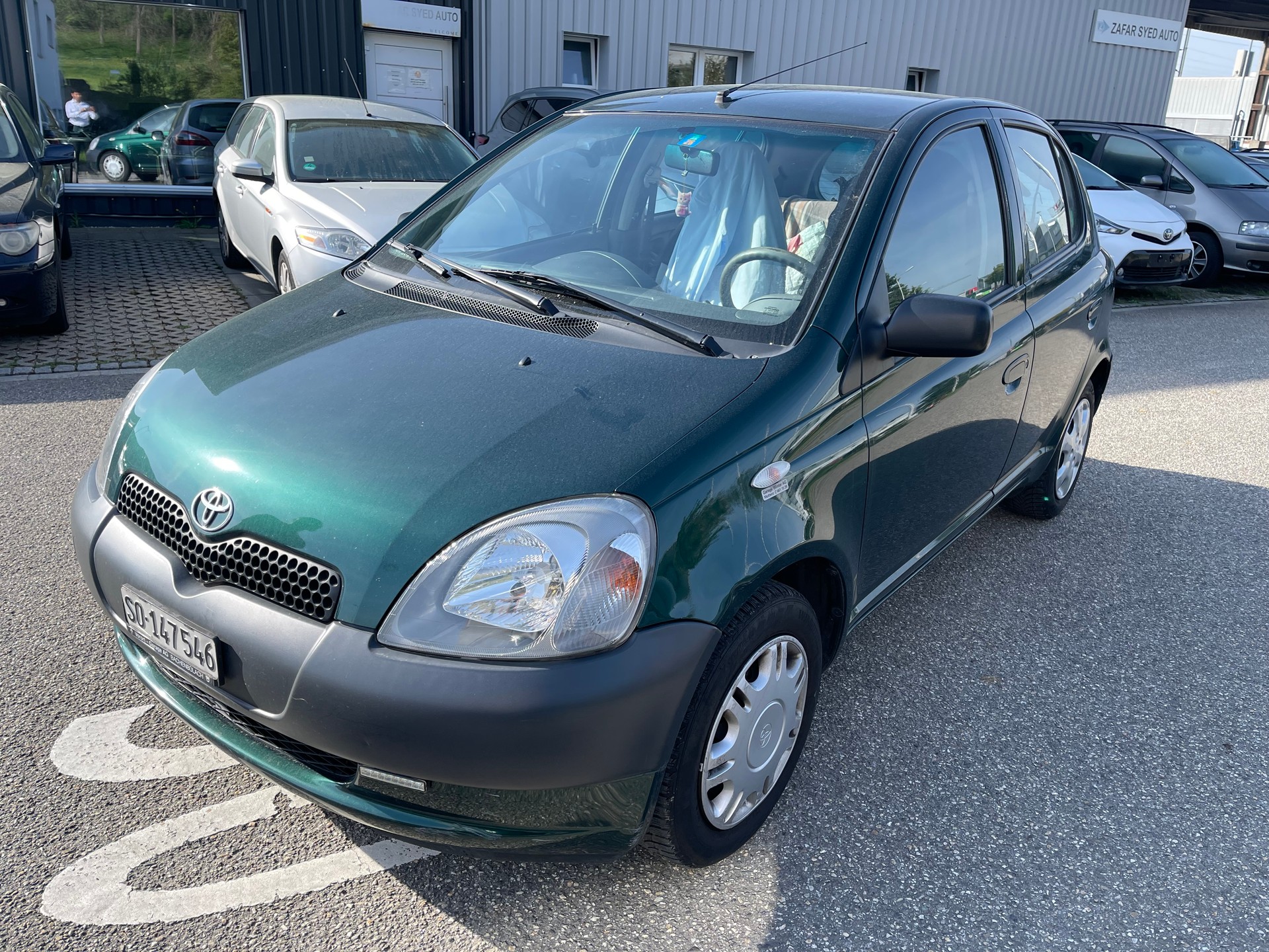 TOYOTA Yaris 1.0 Linea Terra-image-0