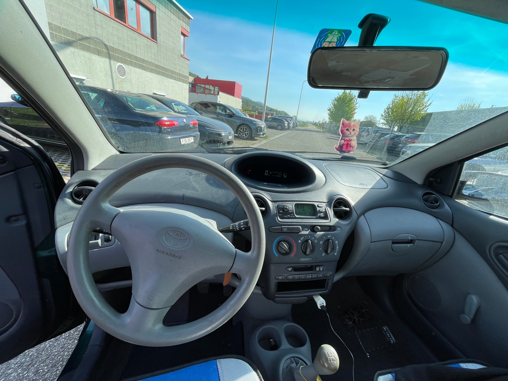 TOYOTA Yaris 1.0 Linea Terra-image-8