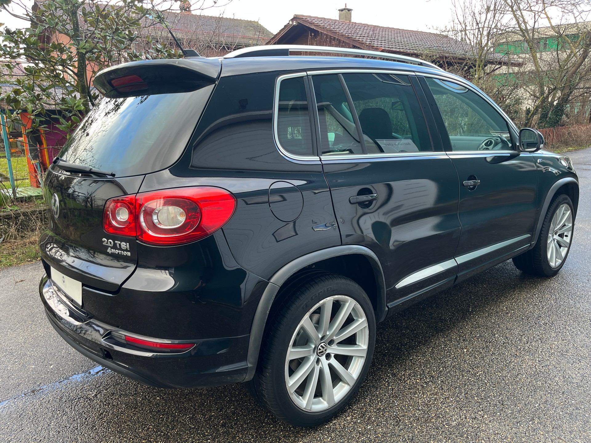 VW Tiguan 2.0 TSI R-Line-image-3